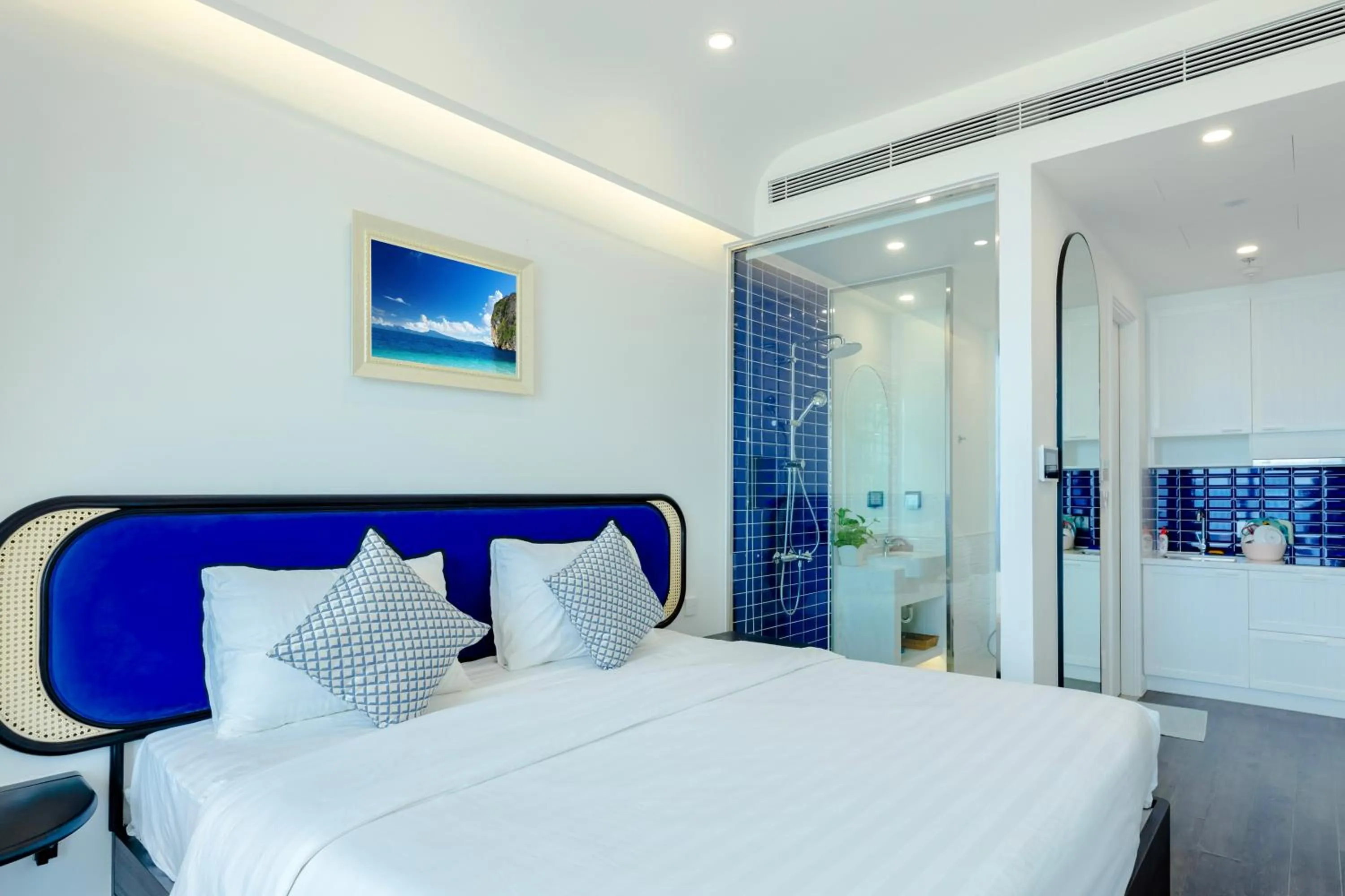 Bed in Elyday Apartment Hillside Phu Quoc - Sea & Firework view