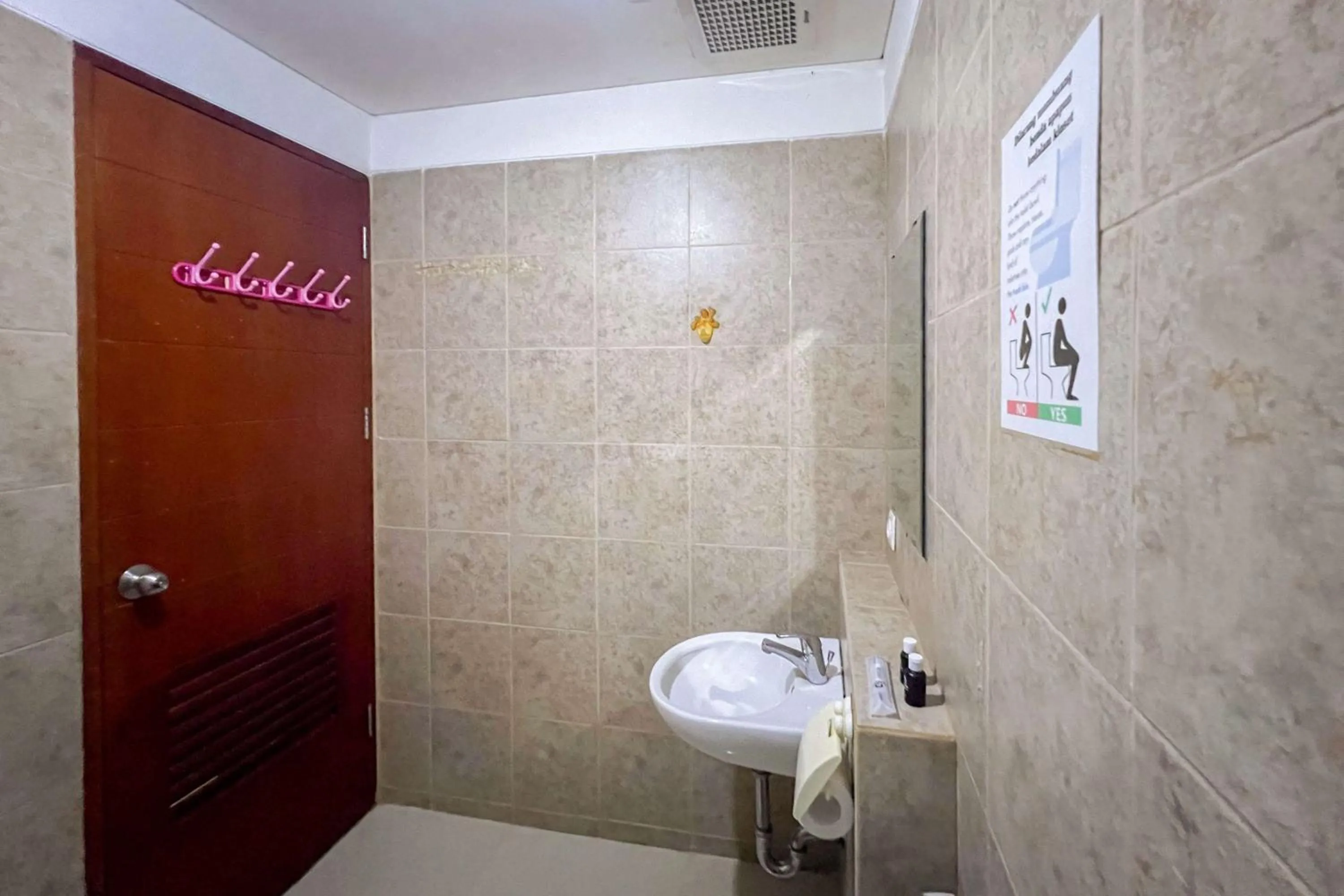 Bathroom in Cozy 1BR at Marbella Suites Dago Pakar Bandung Apartment By Travelio