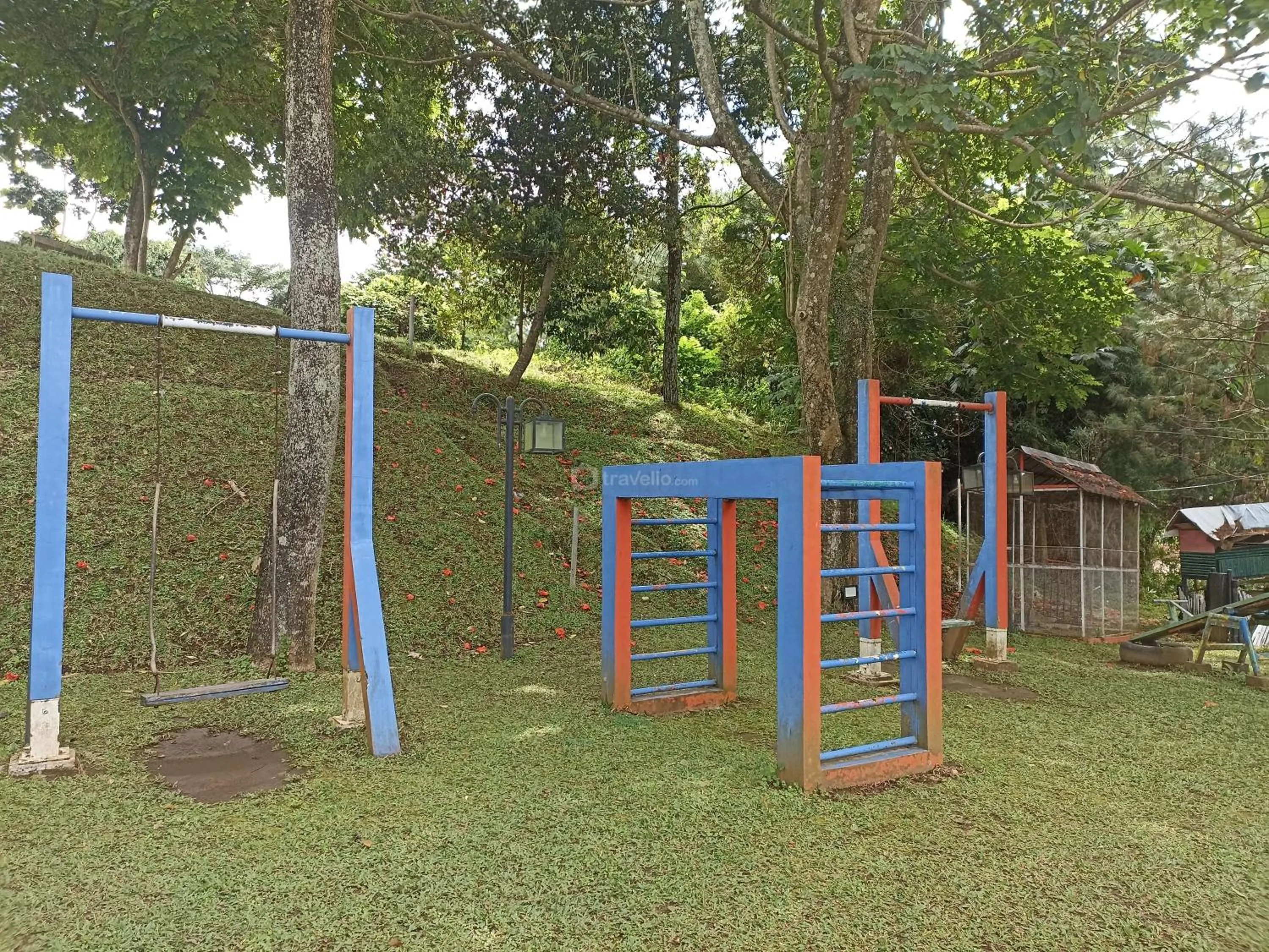 Property building in Cozy 1BR at Marbella Suites Dago Pakar Bandung Apartment By Travelio