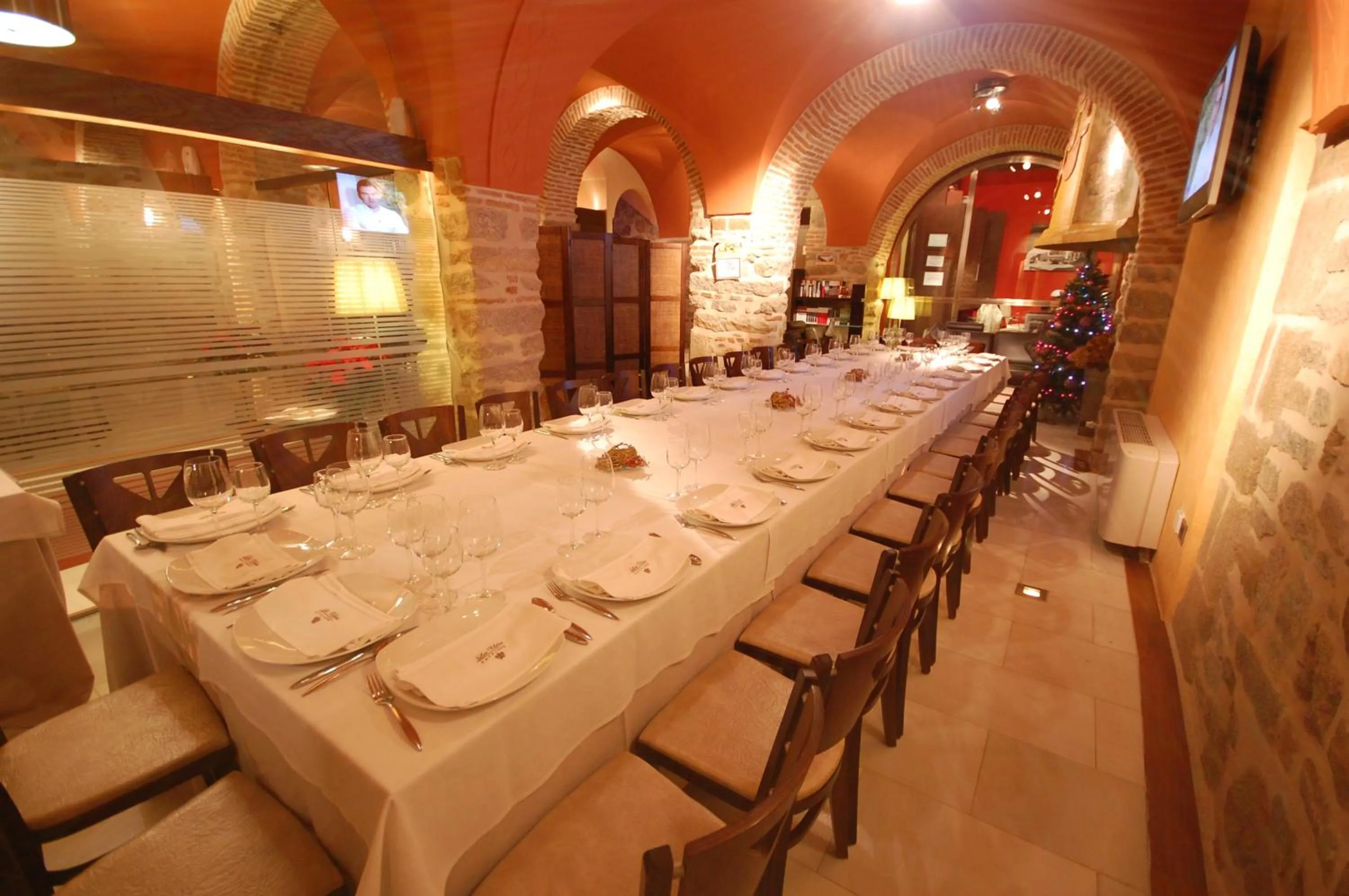 Restaurant/places to eat in Hotel Los Usías