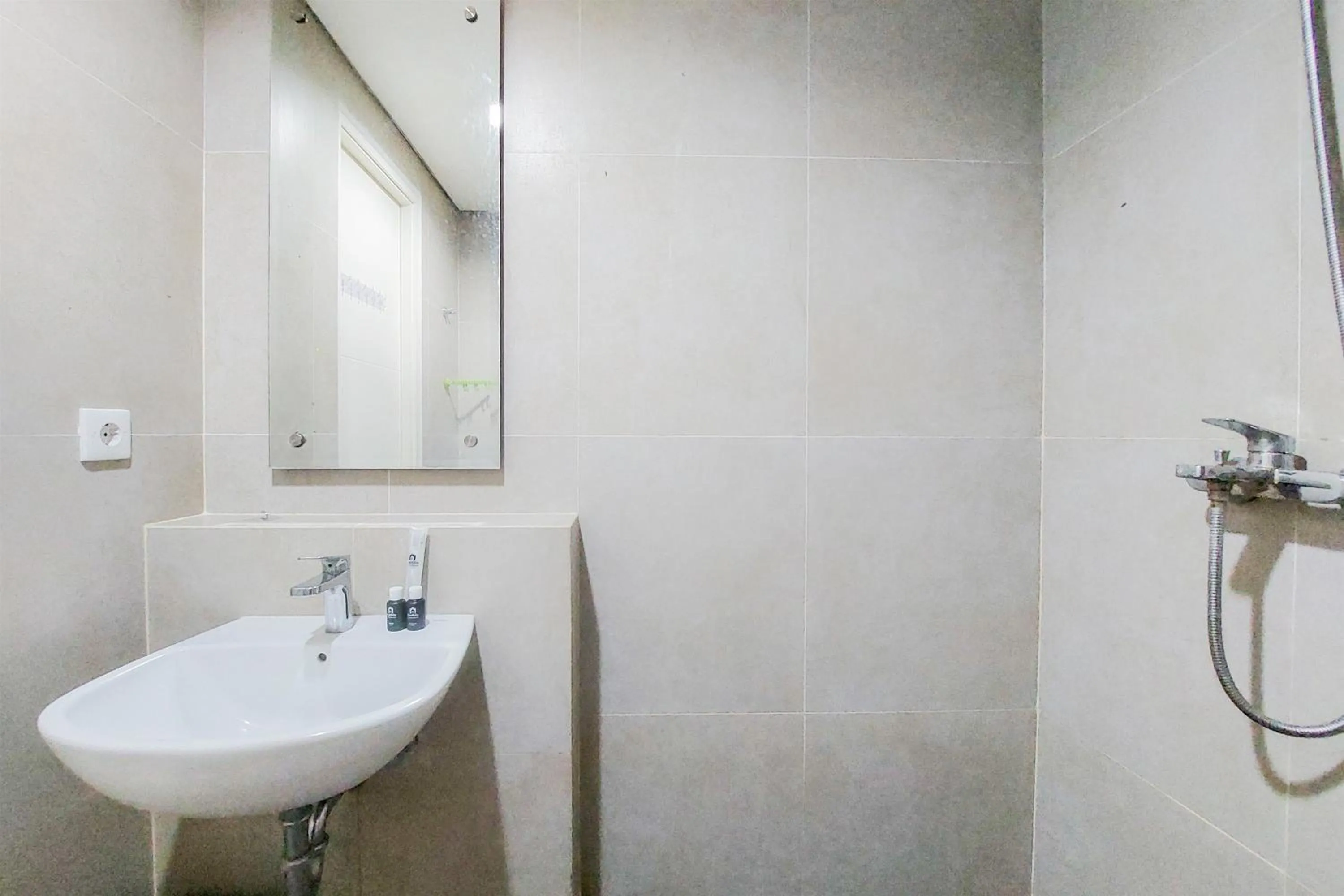 Comfy and Modern Studio Room The Ayoma Apartment By Travelio