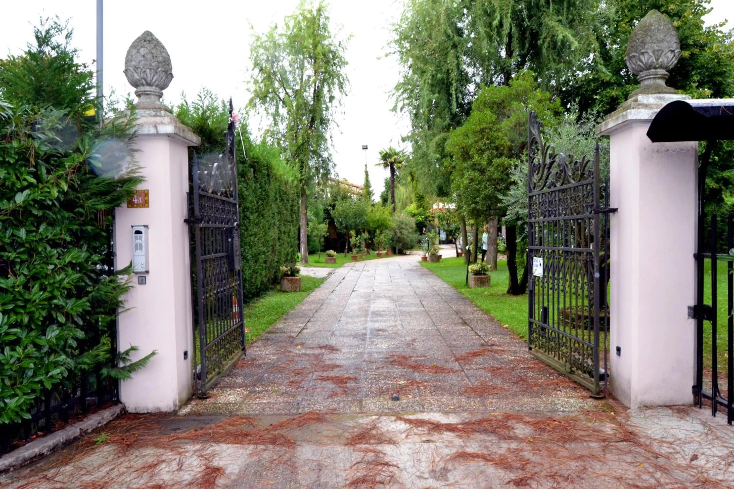 Facade/entrance in La Casa Sull'Albero