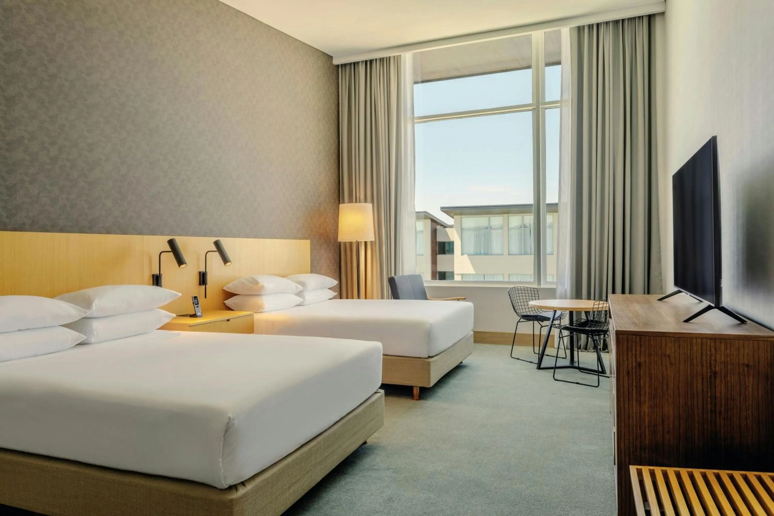 Photo of the whole room, Bed in Sheraton Buenos Aires Greenville Polo & Resort