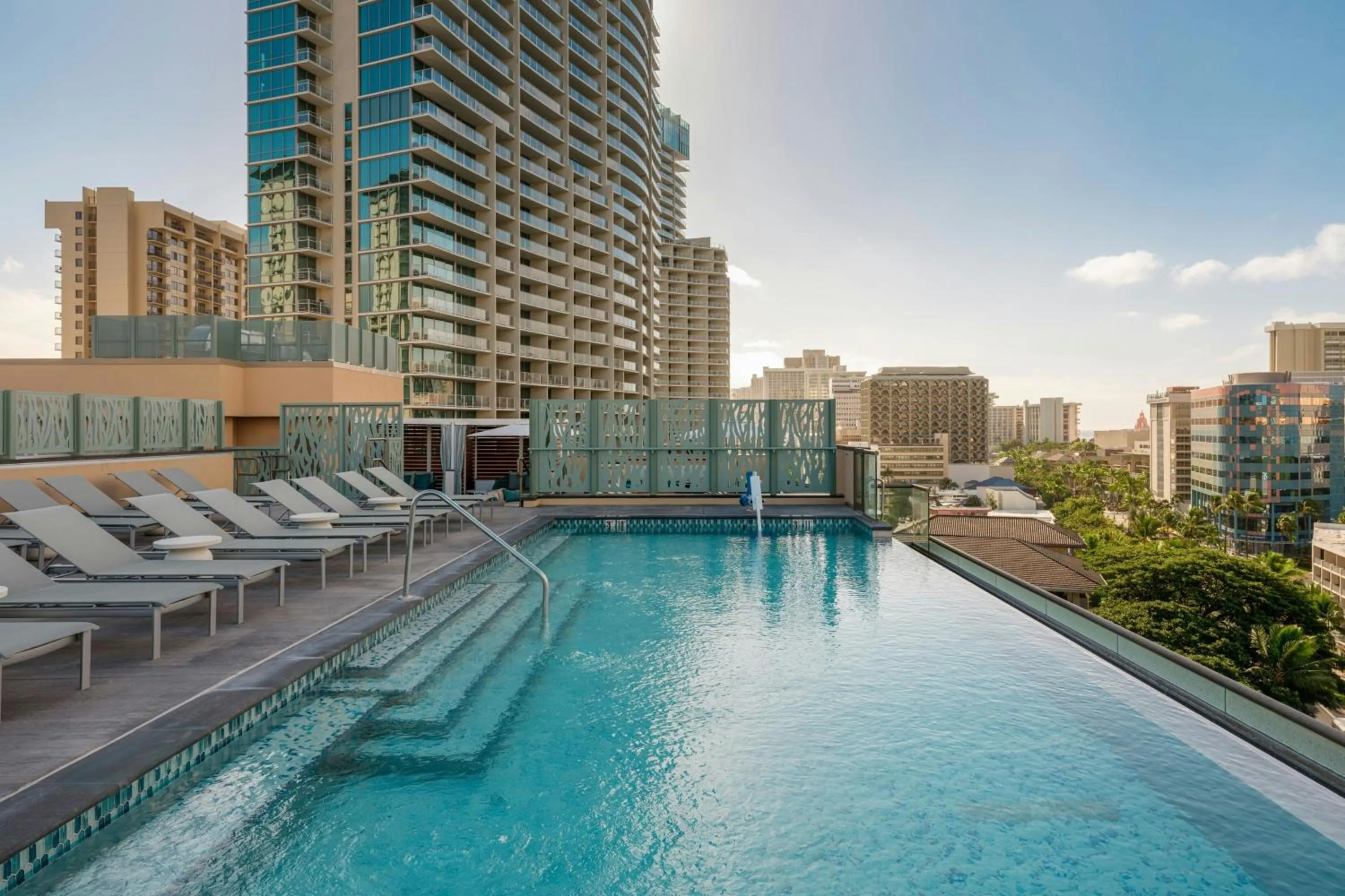 Swimming pool in Marriott Vacation Club, Waikiki