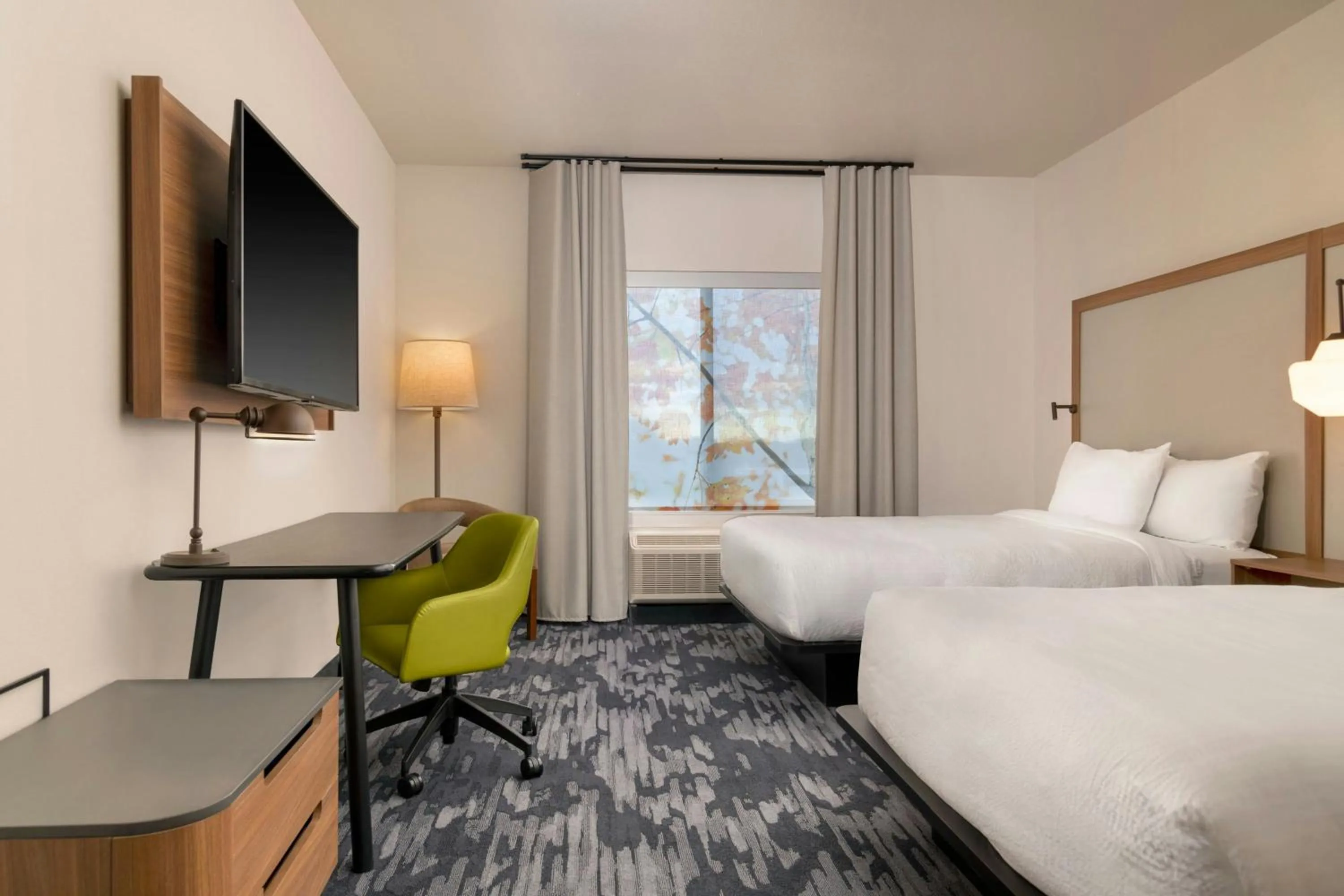 Photo of the whole room, Bed in Fairfield by Marriott Inn & Suites Kansas City at The Legends