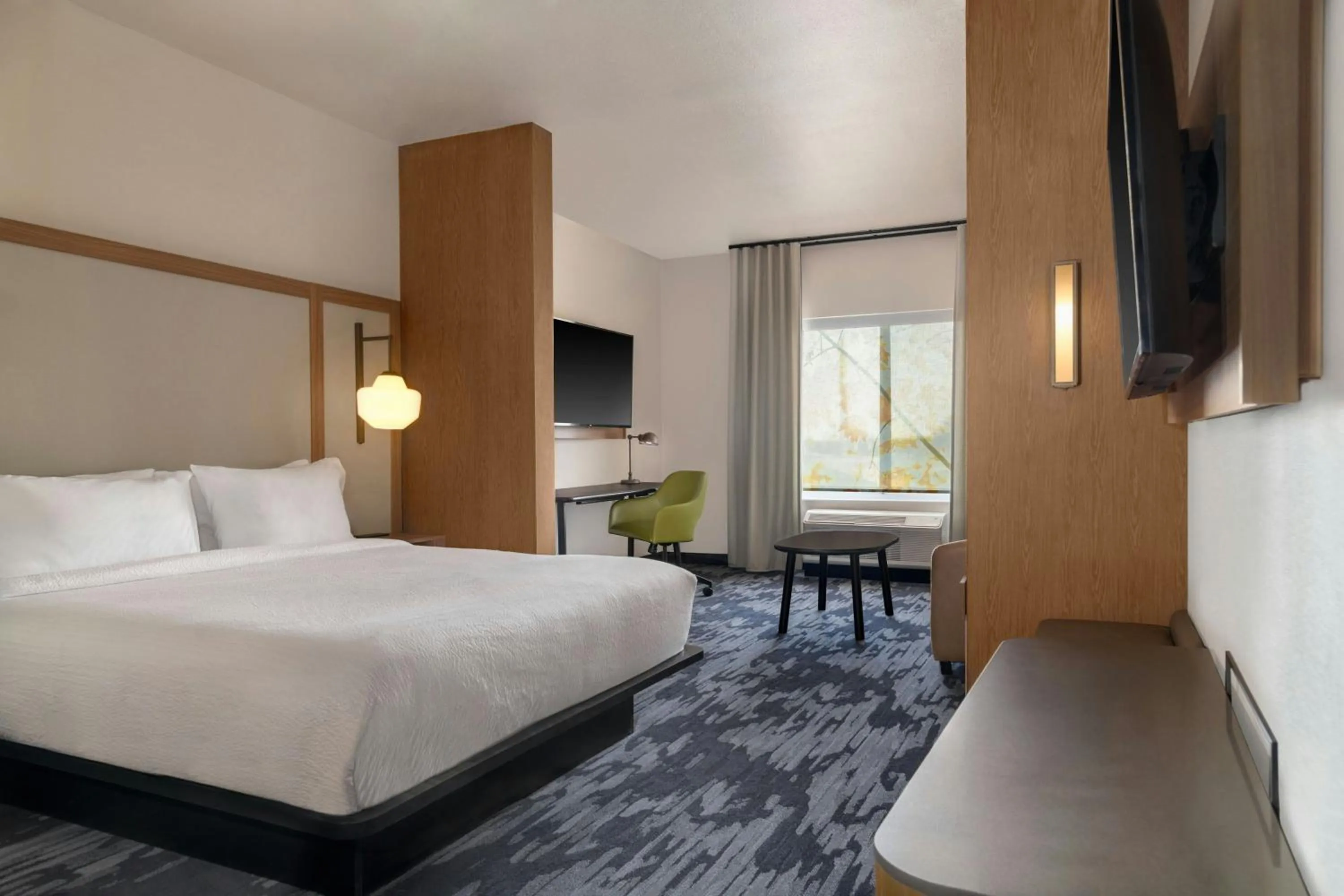 Photo of the whole room, Bed in Fairfield by Marriott Inn & Suites Kansas City at The Legends