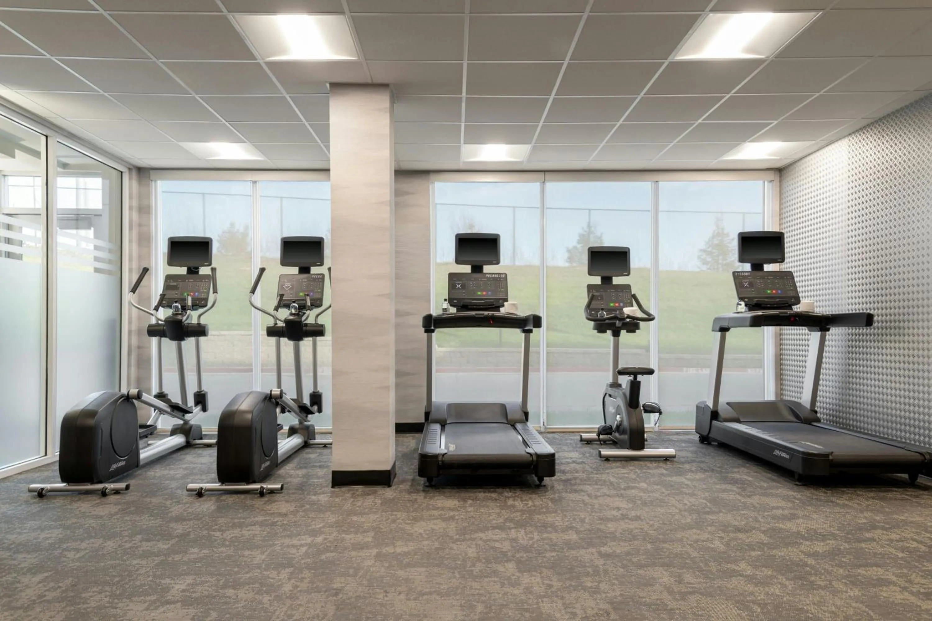 Fitness centre/facilities in Fairfield by Marriott Inn & Suites Kansas City at The Legends