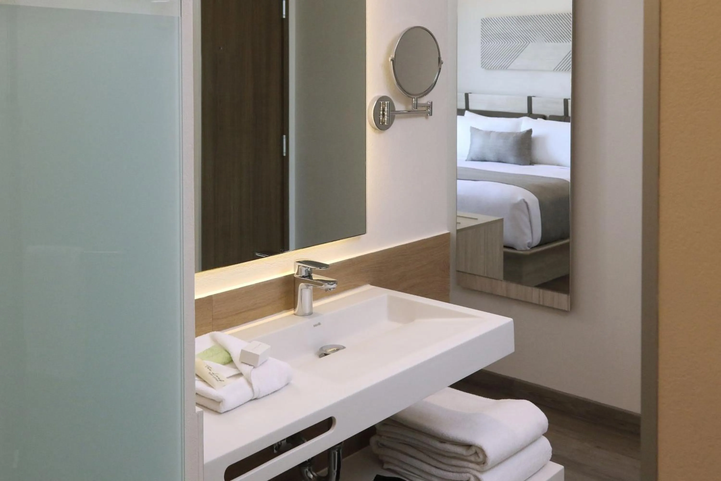 Bathroom, Bed in City Express Plus by Marriott Monterrey Centro