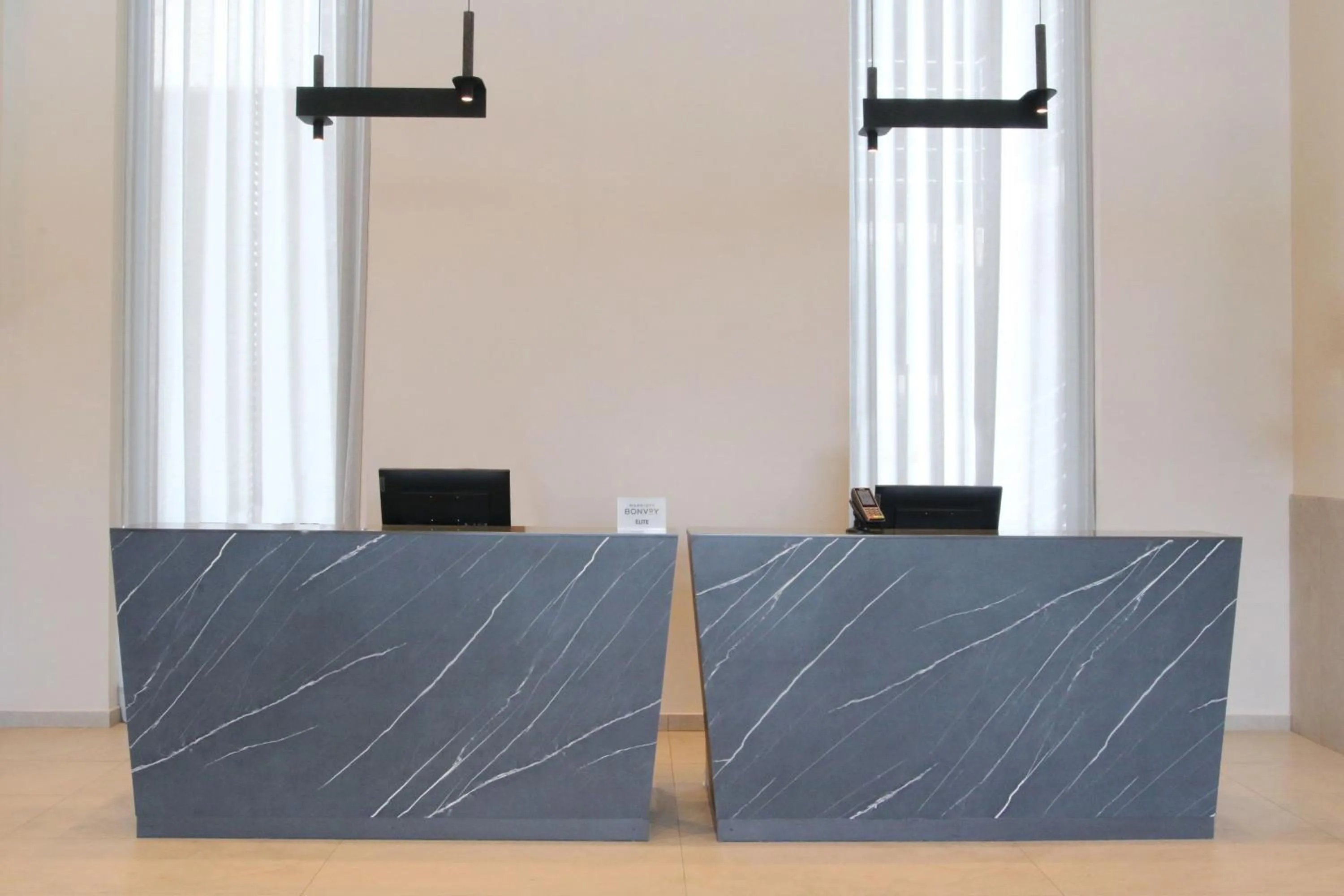 Lobby or reception in City Express Plus by Marriott Monterrey Centro