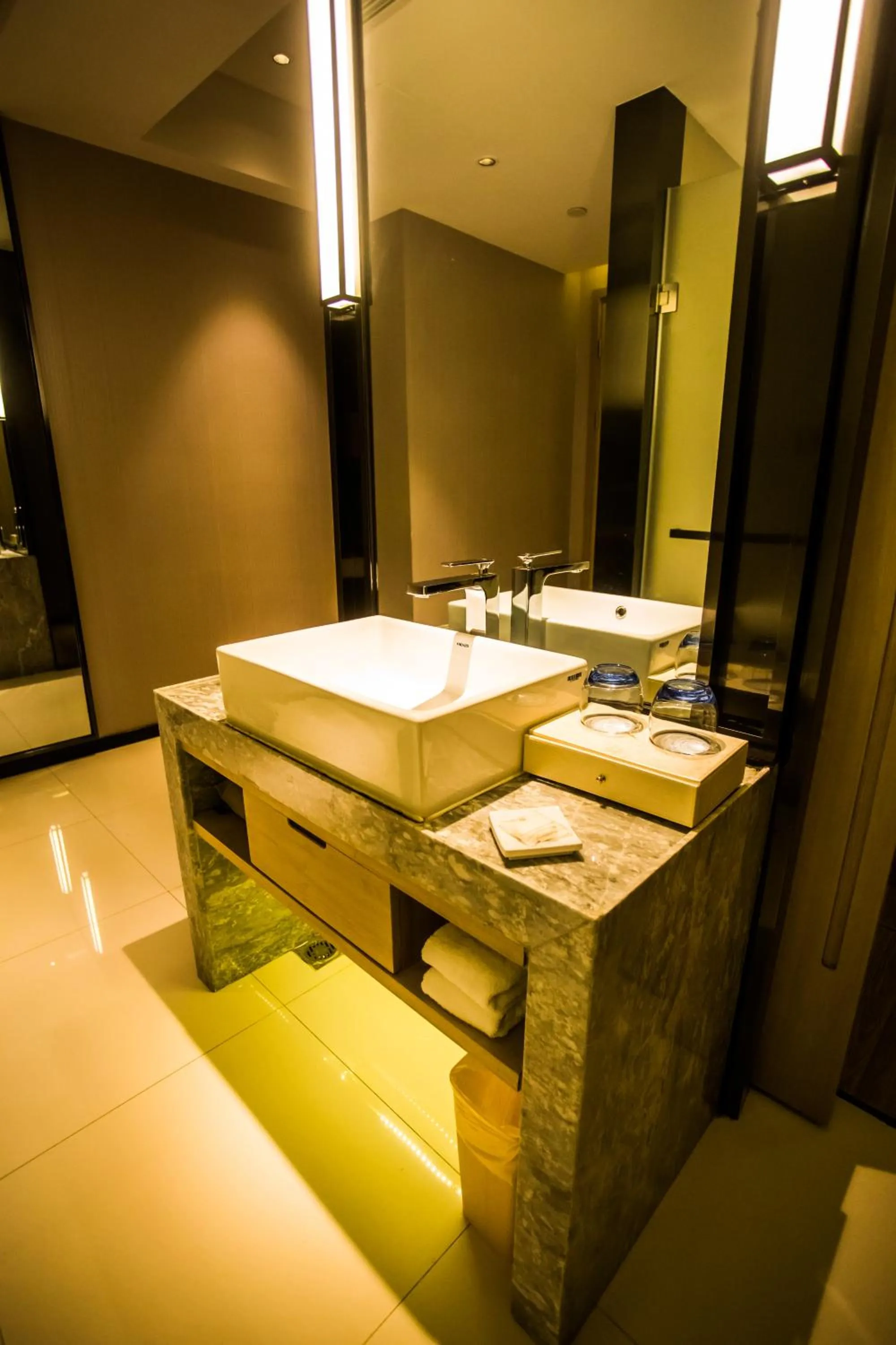 Bathroom in Echarm Hotel - Jingmen Yintai City Jingchu Institute of Technology