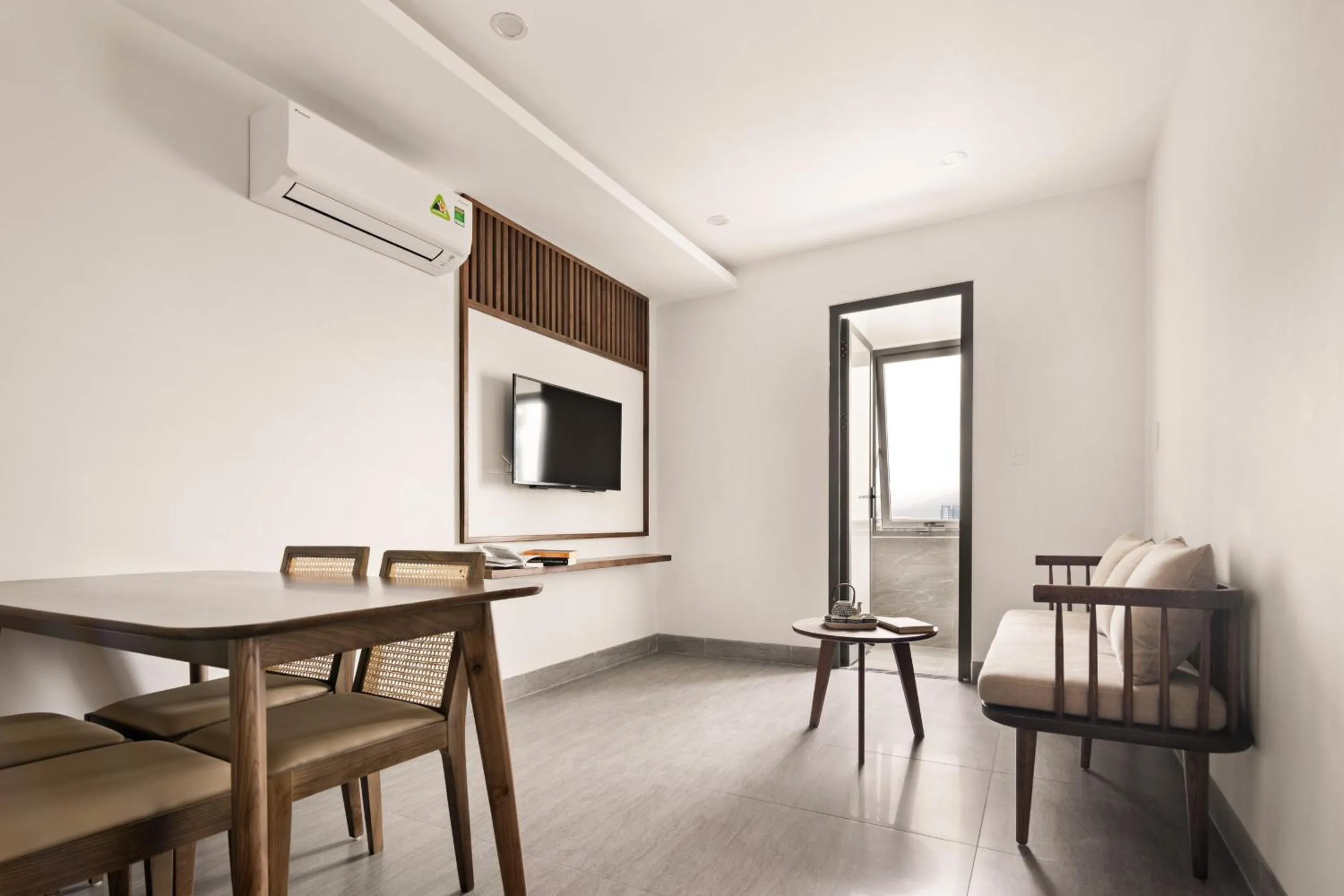 TV and multimedia in Hoàng Thịnh Hotel & Apartment Danang