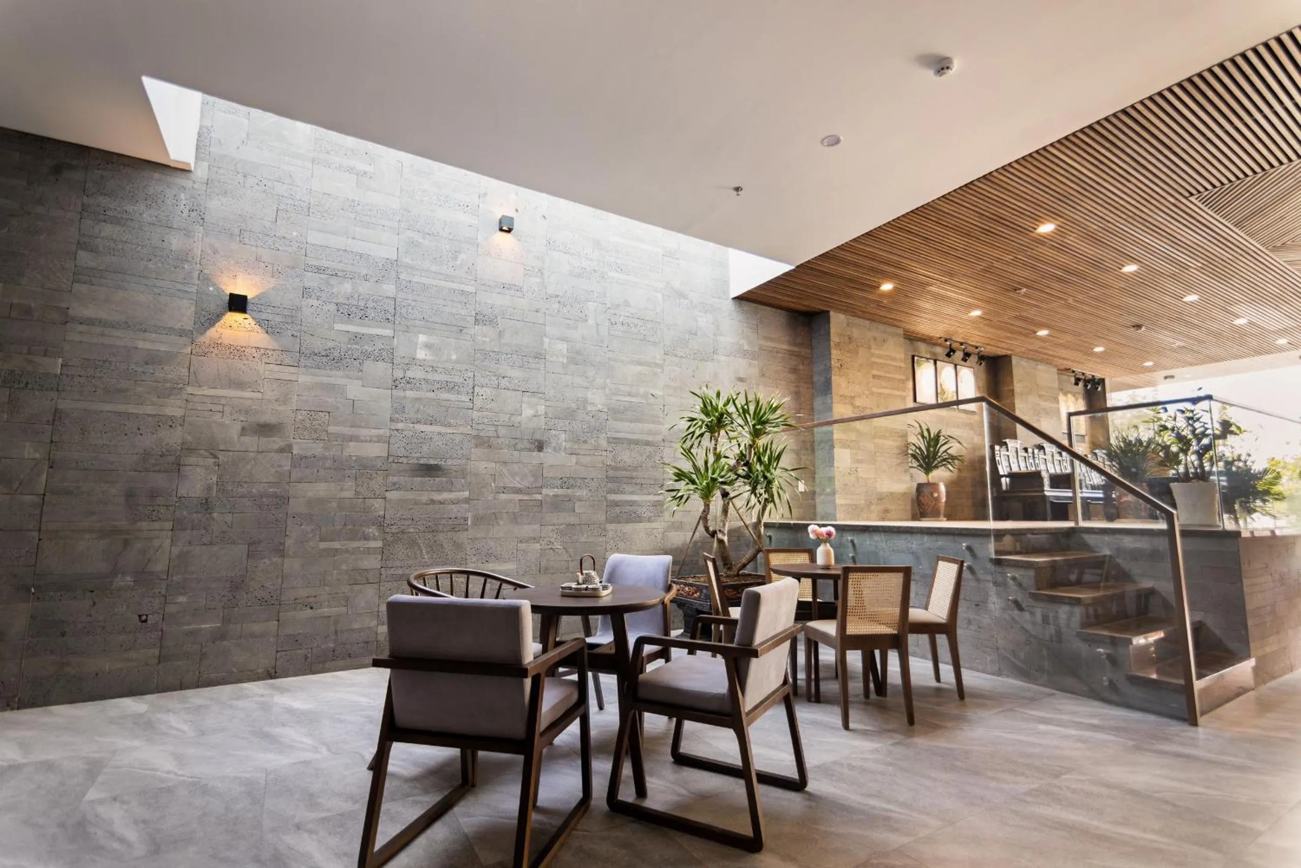 Lobby or reception in Hoàng Thịnh Hotel & Apartment Danang