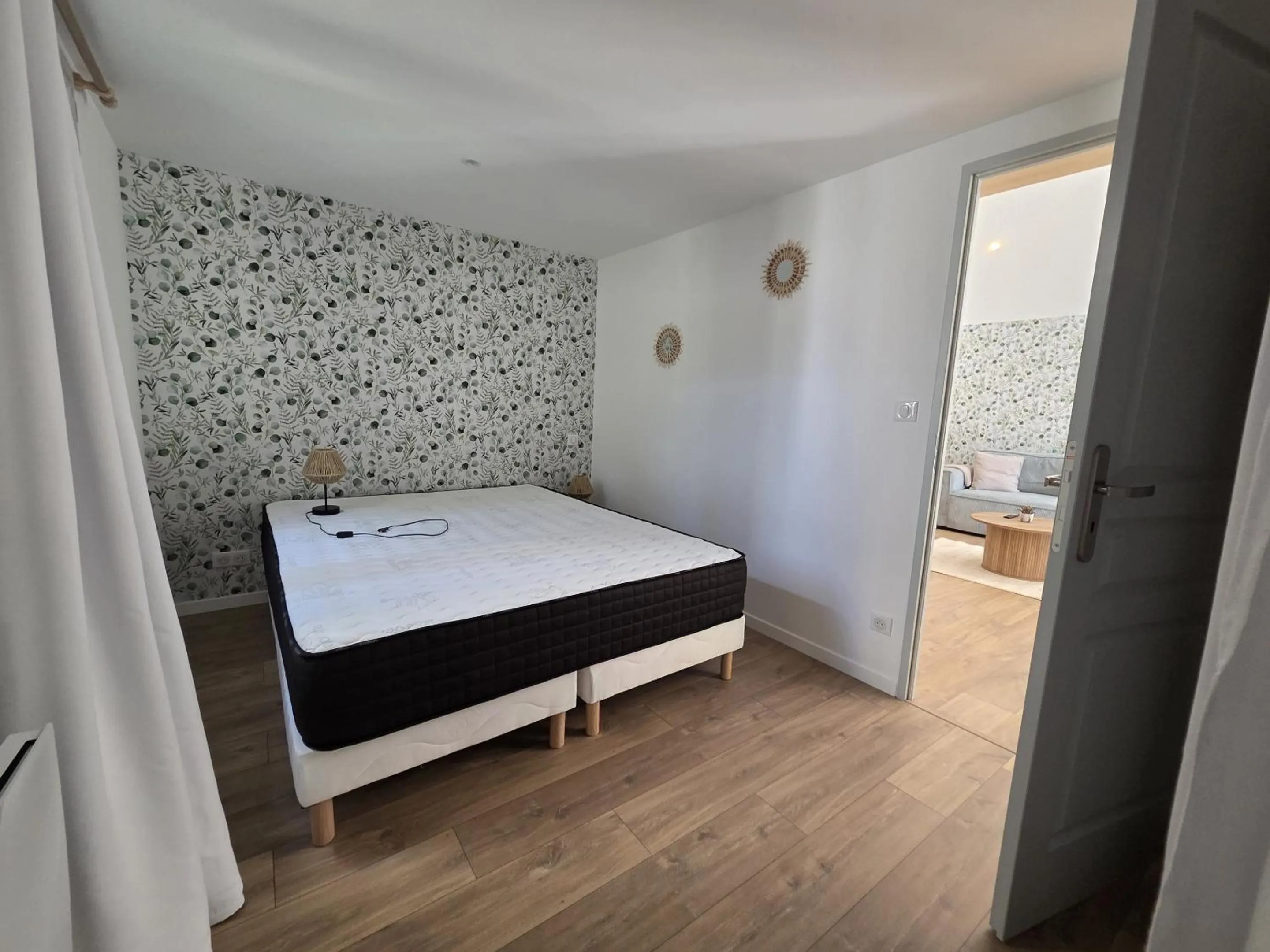 Bedroom, Bed in Au son de l'eau