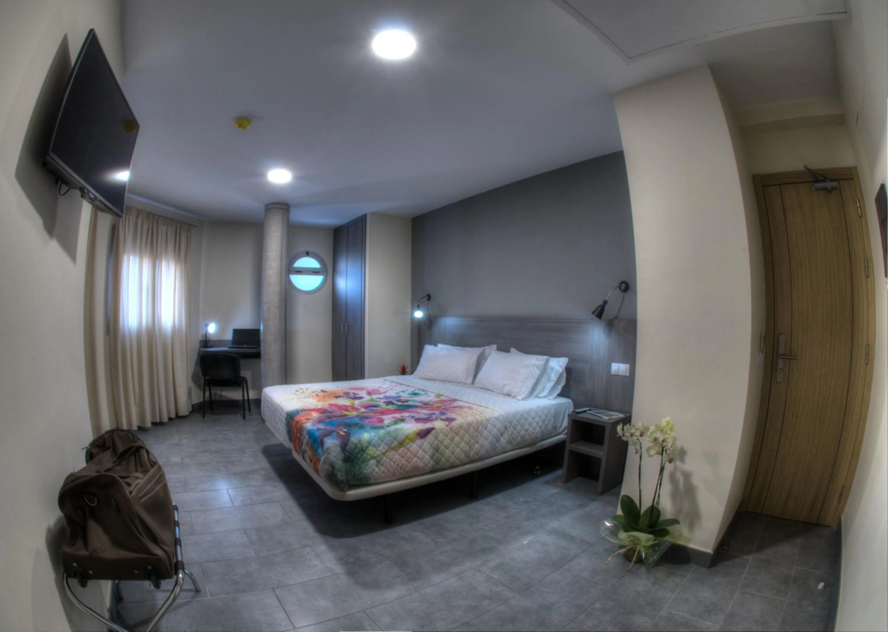 Photo of the whole room, Bed in Hotel Puerto Canteras