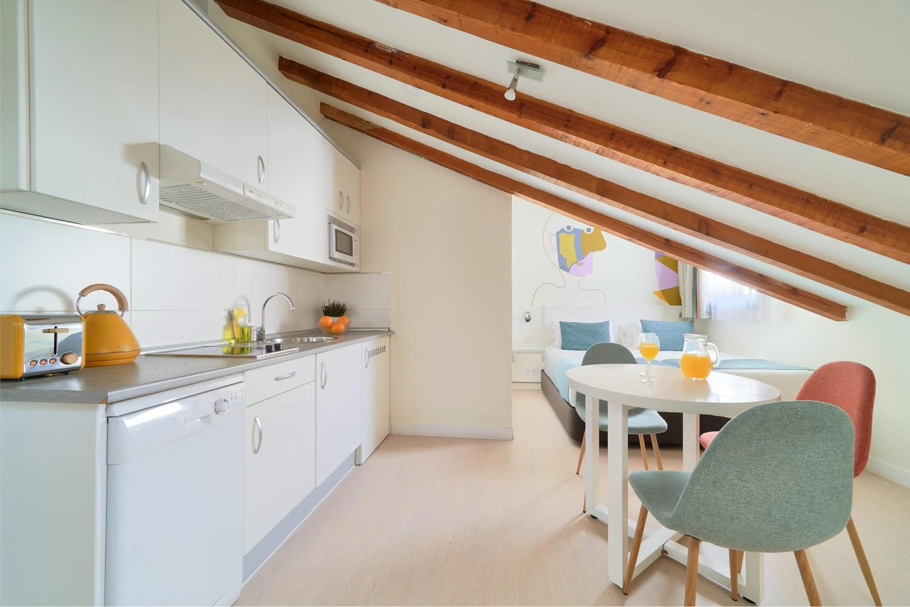 Dining area in Blume Cruz Suites