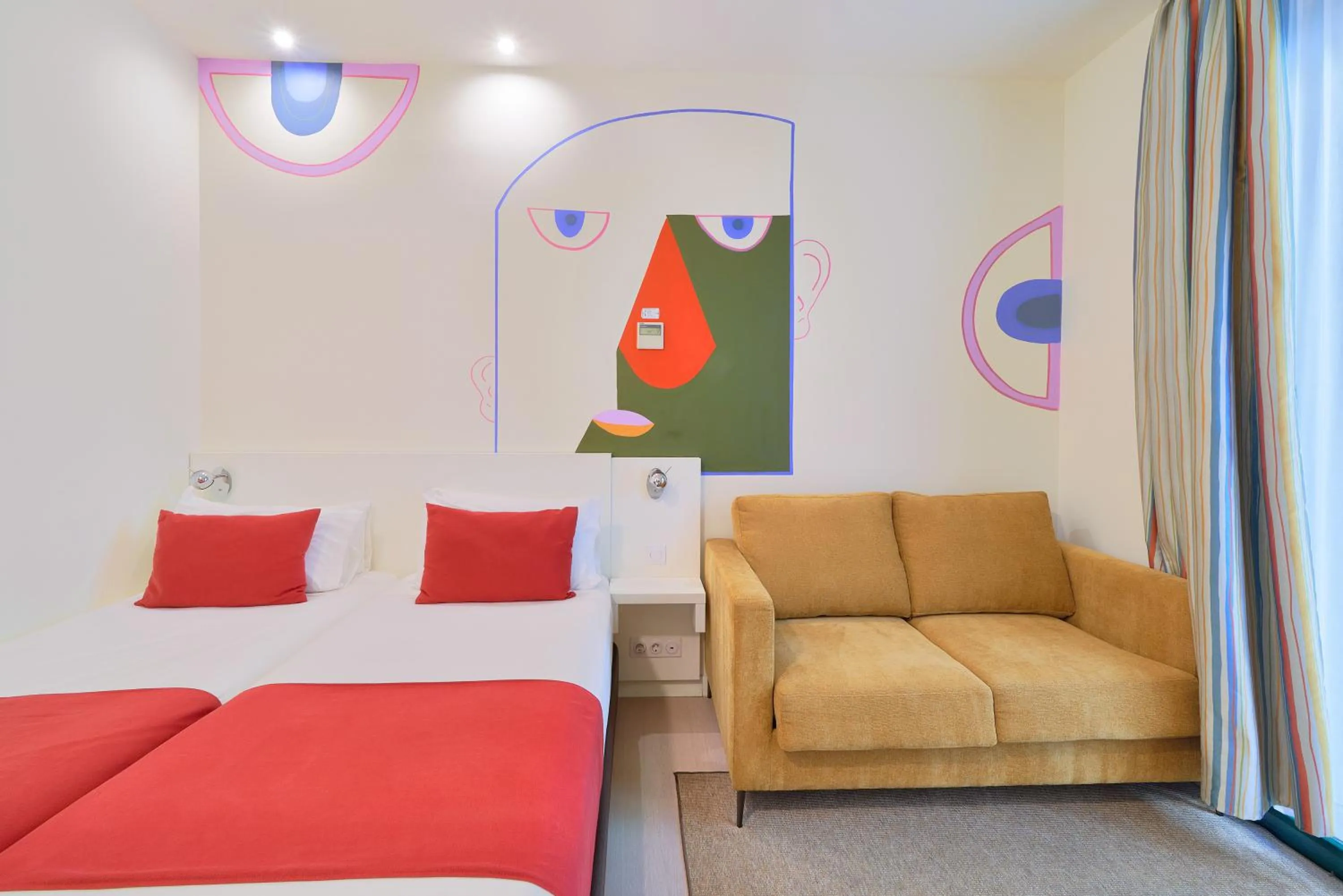 Bedroom, Bed in Blume Cruz Suites