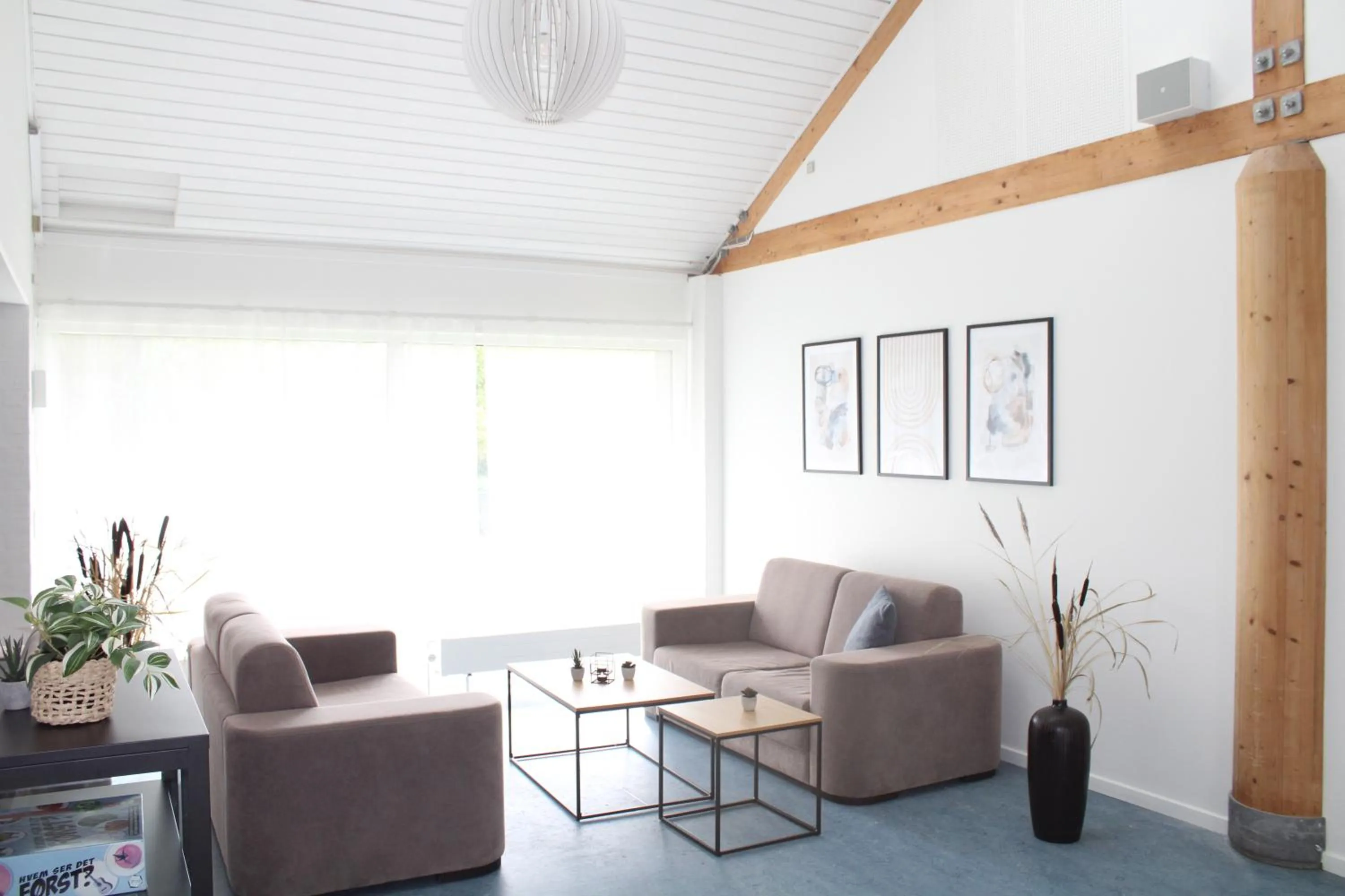 Communal lounge/ TV room in Hotel Traneparken