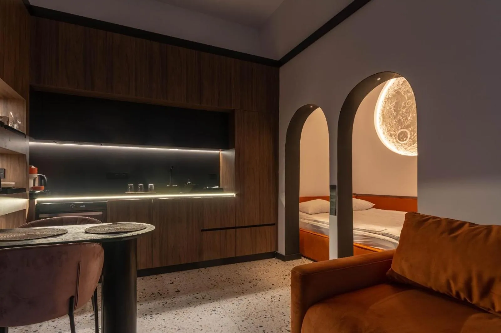 Kitchen or kitchenette, Bed in Jais Home-Moon Apartment Old Town