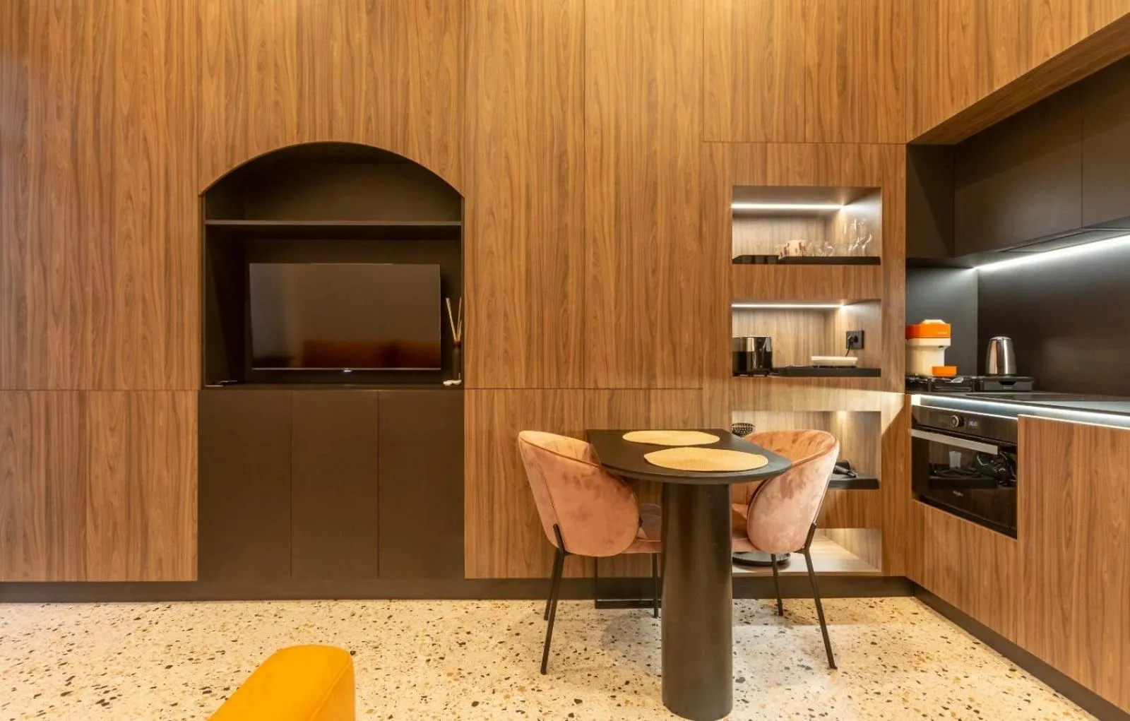 Kitchen or kitchenette in Jais Home-Moon Apartment Old Town