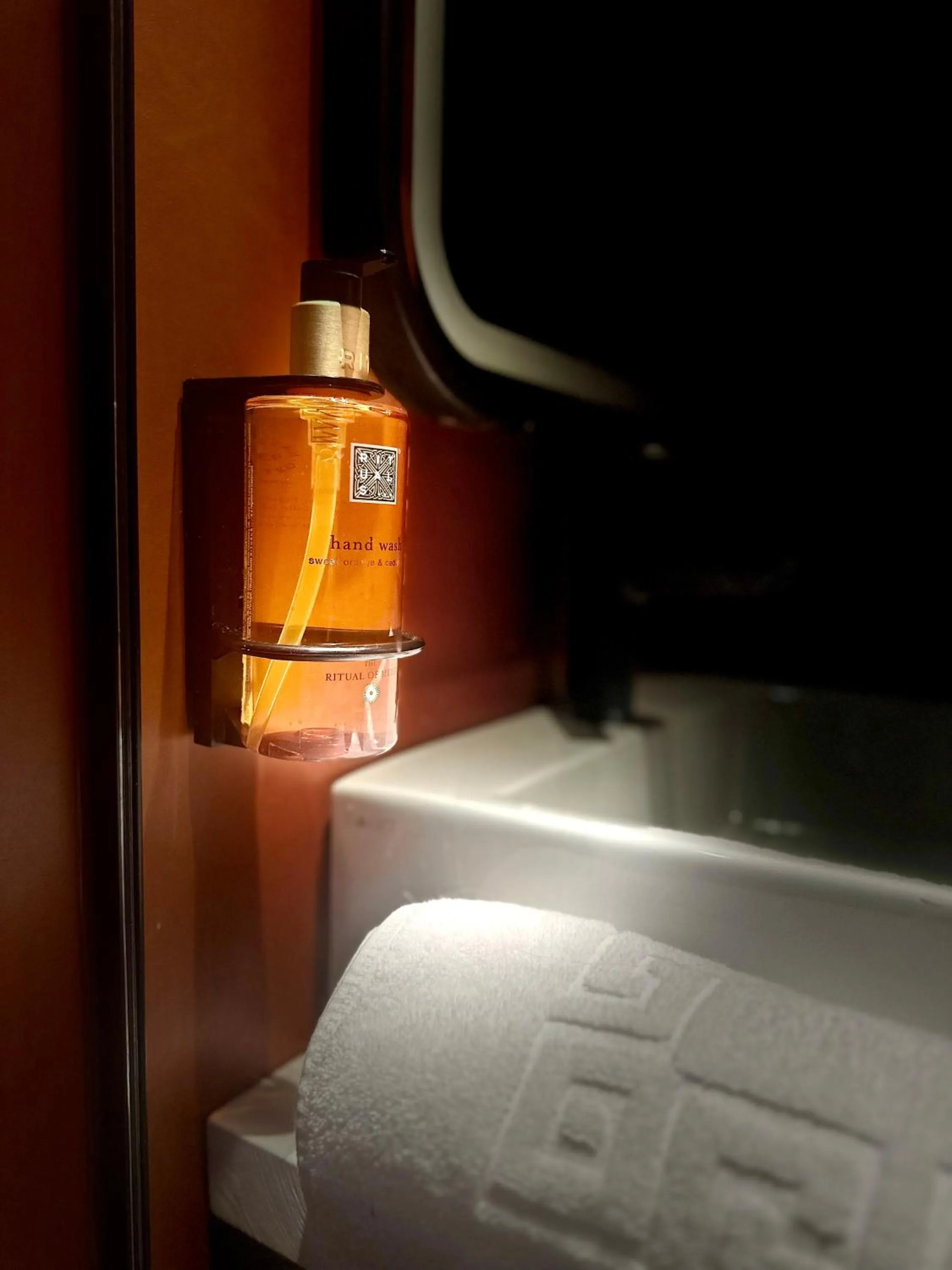 Bathroom, Bed in Jais Home-Moon Apartment Old Town