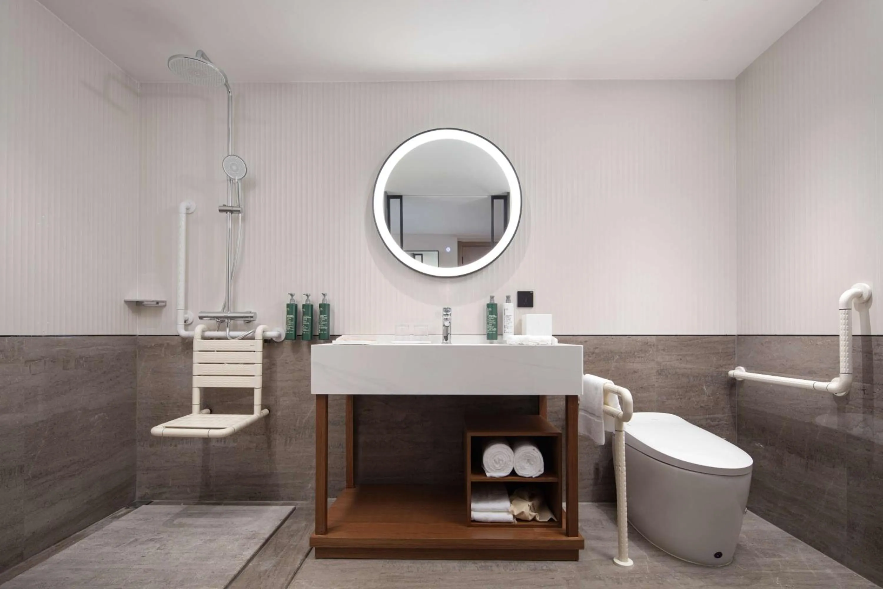 Bathroom in Hilton Garden Inn Beihai Jiafu