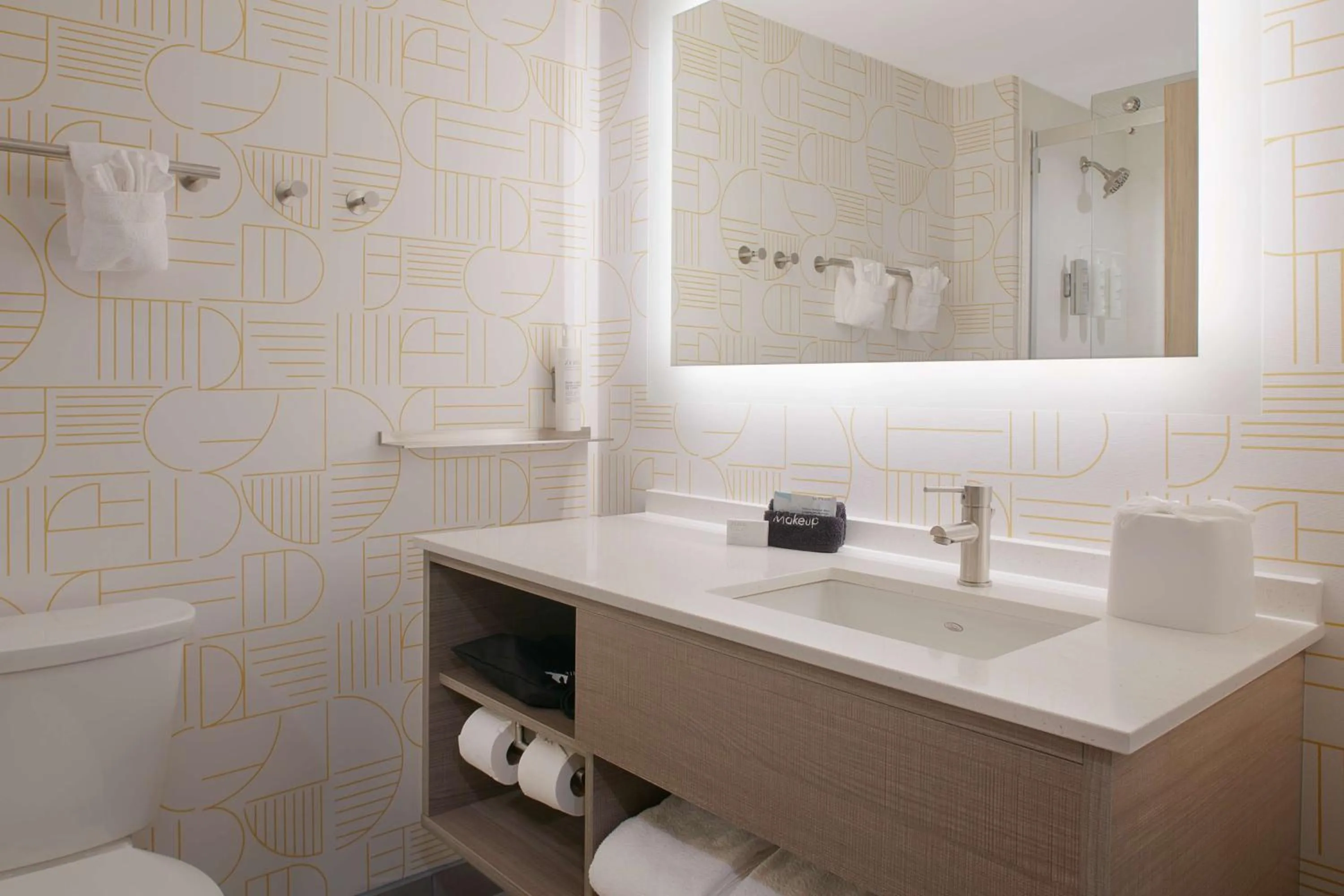 Bathroom in Home2 Suites By Hilton Little Rock Midtown Medical Center