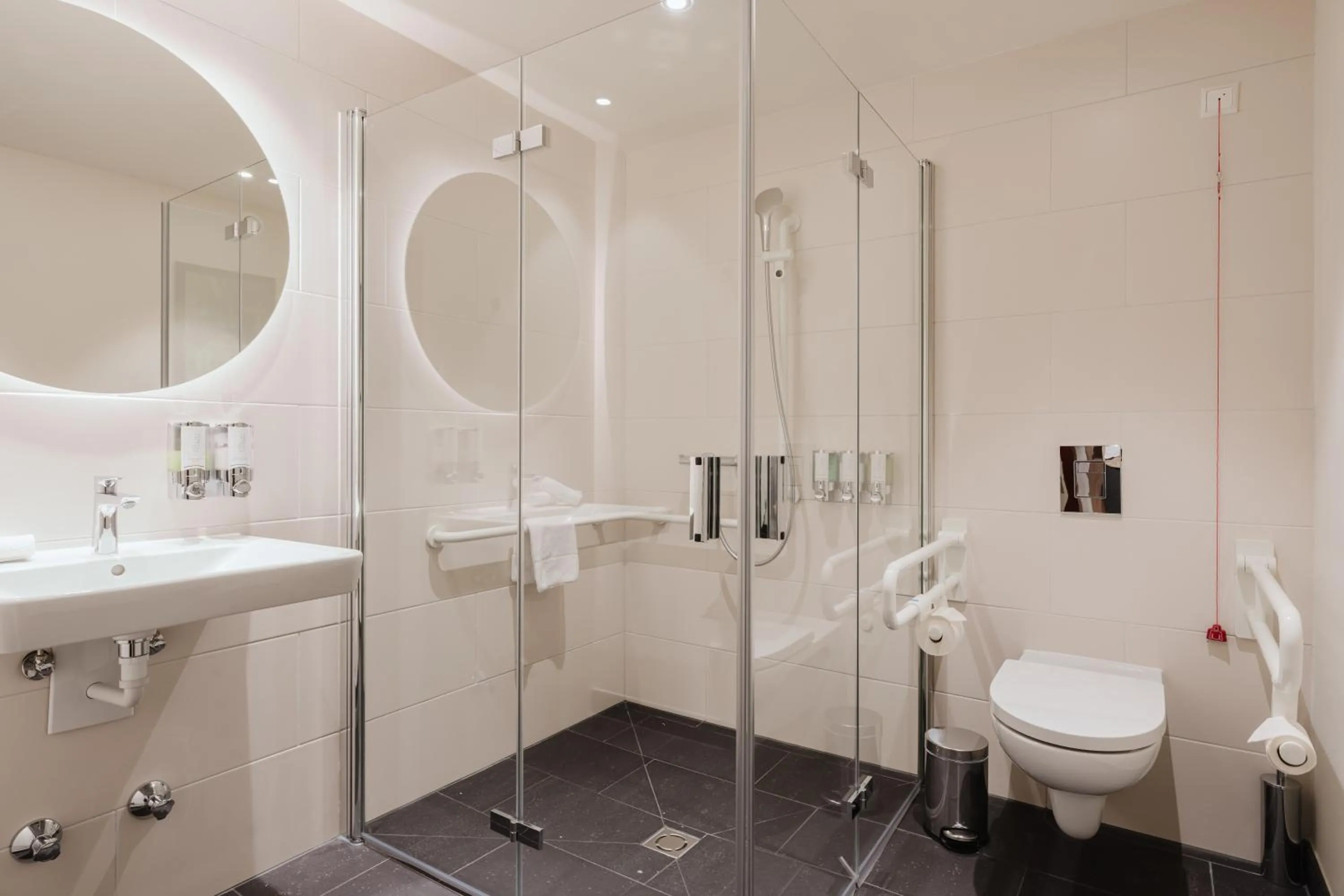 Shower in Hampton By Hilton Vienna City West