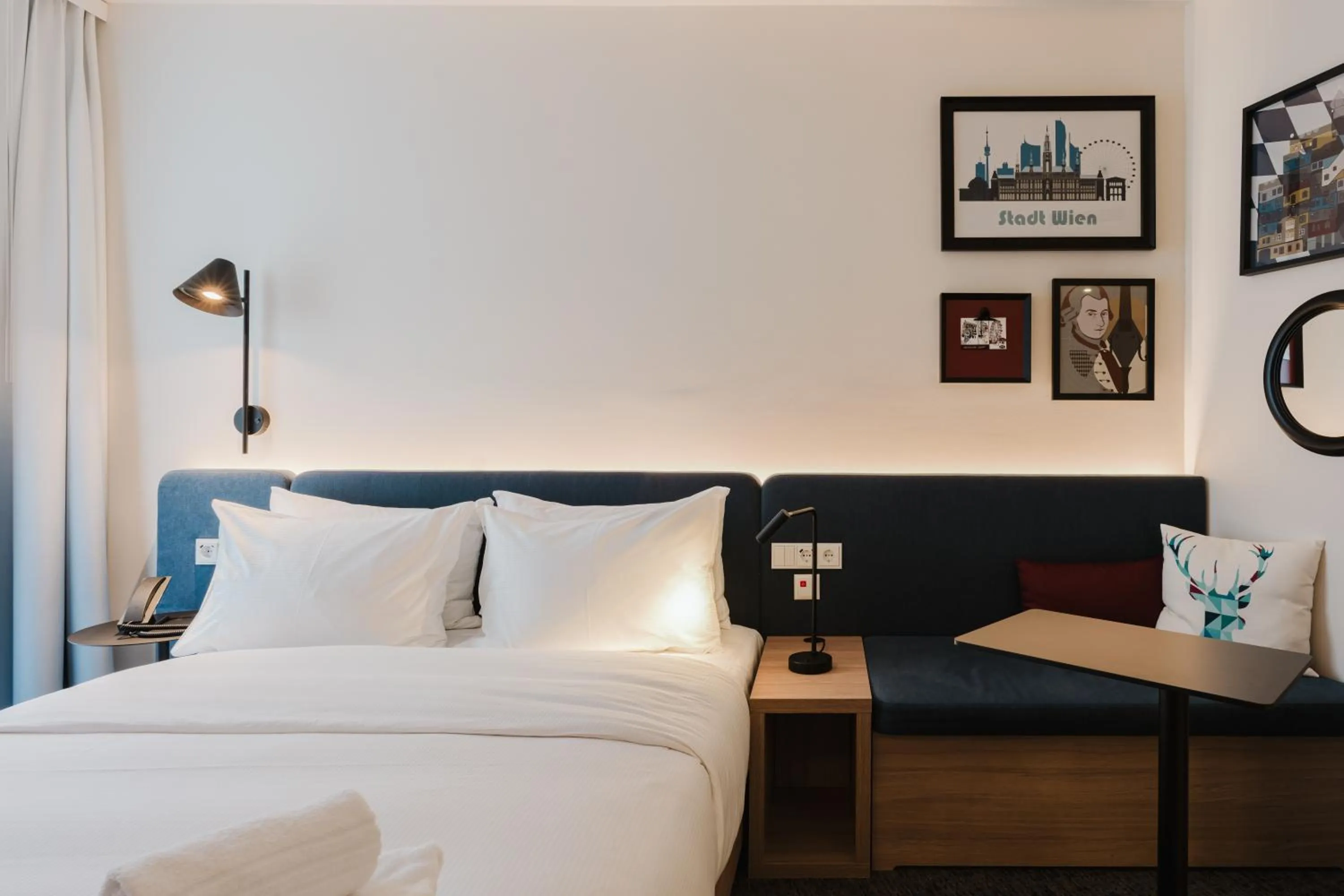 room service, Bed in Hampton By Hilton Vienna City West