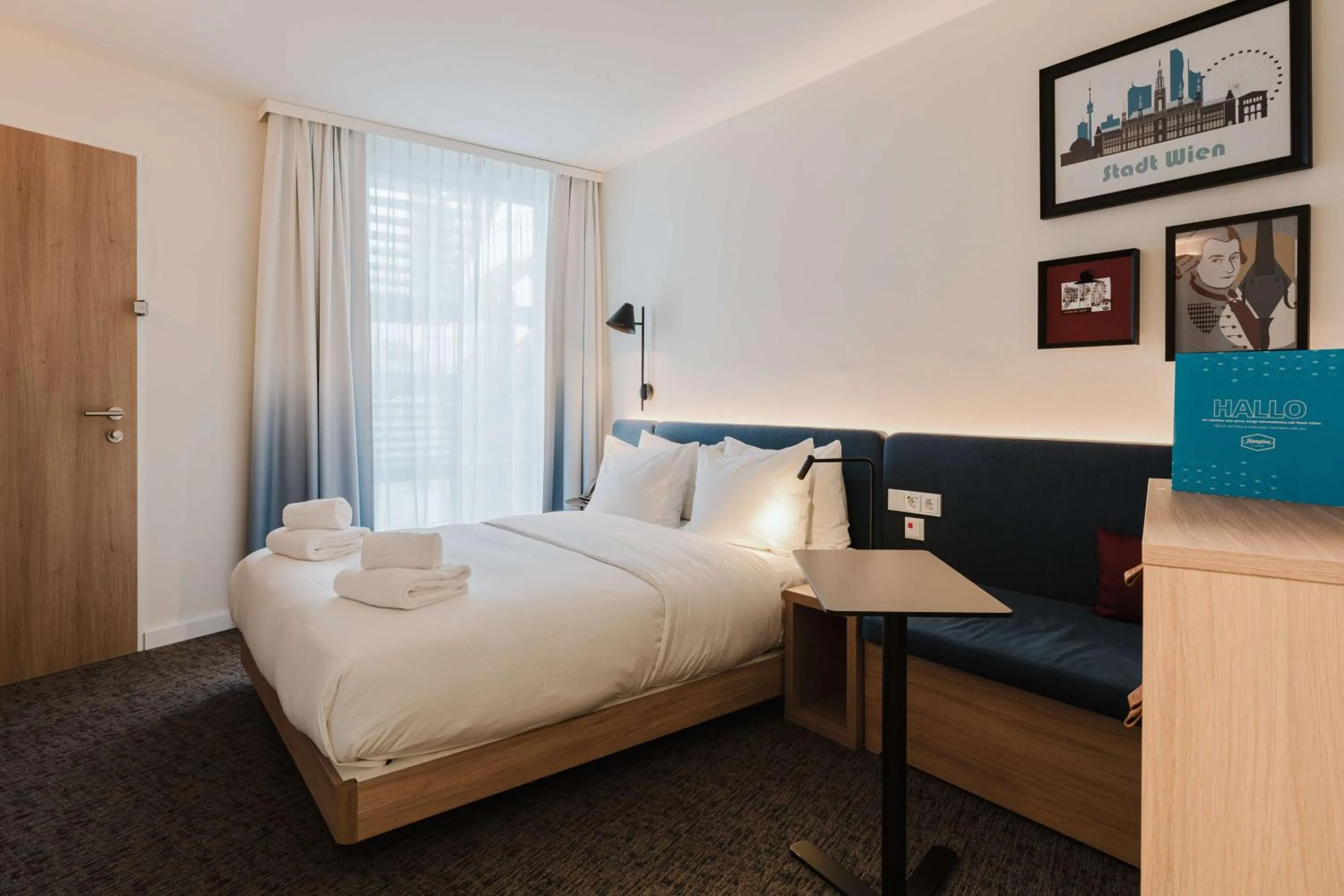 Bed in Hampton By Hilton Vienna City West