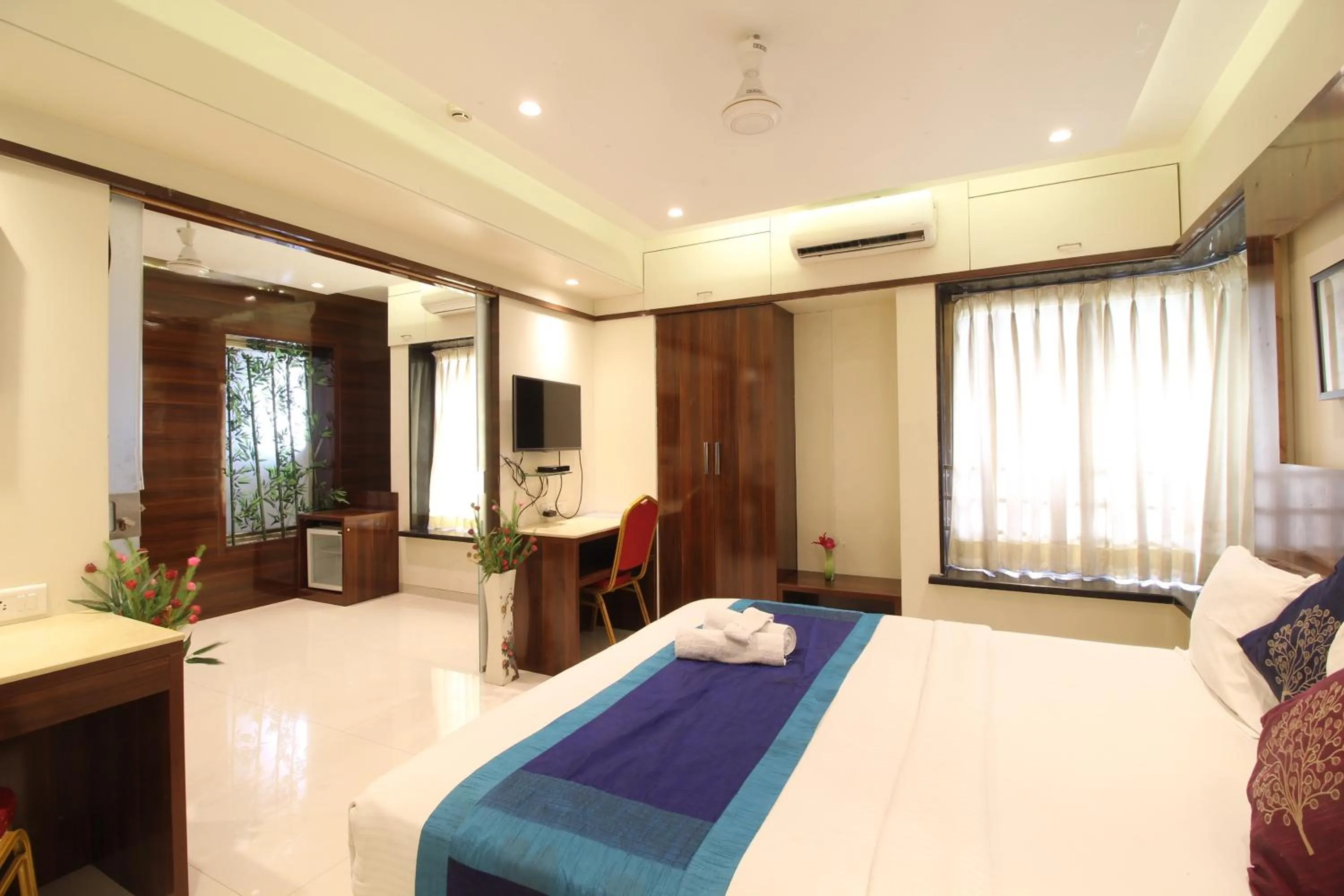 Bed in The Grand Tulip