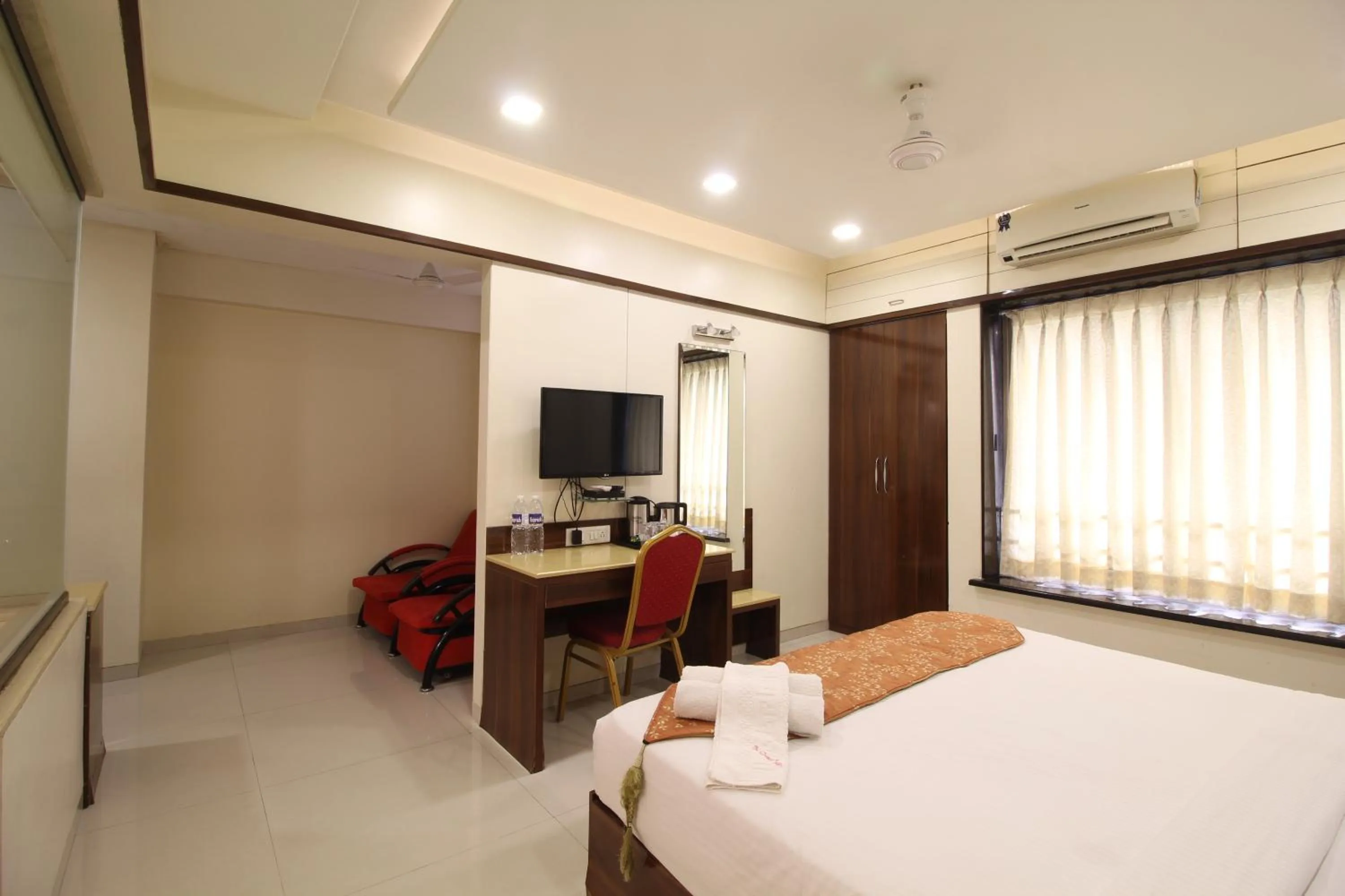 Bed in The Grand Tulip