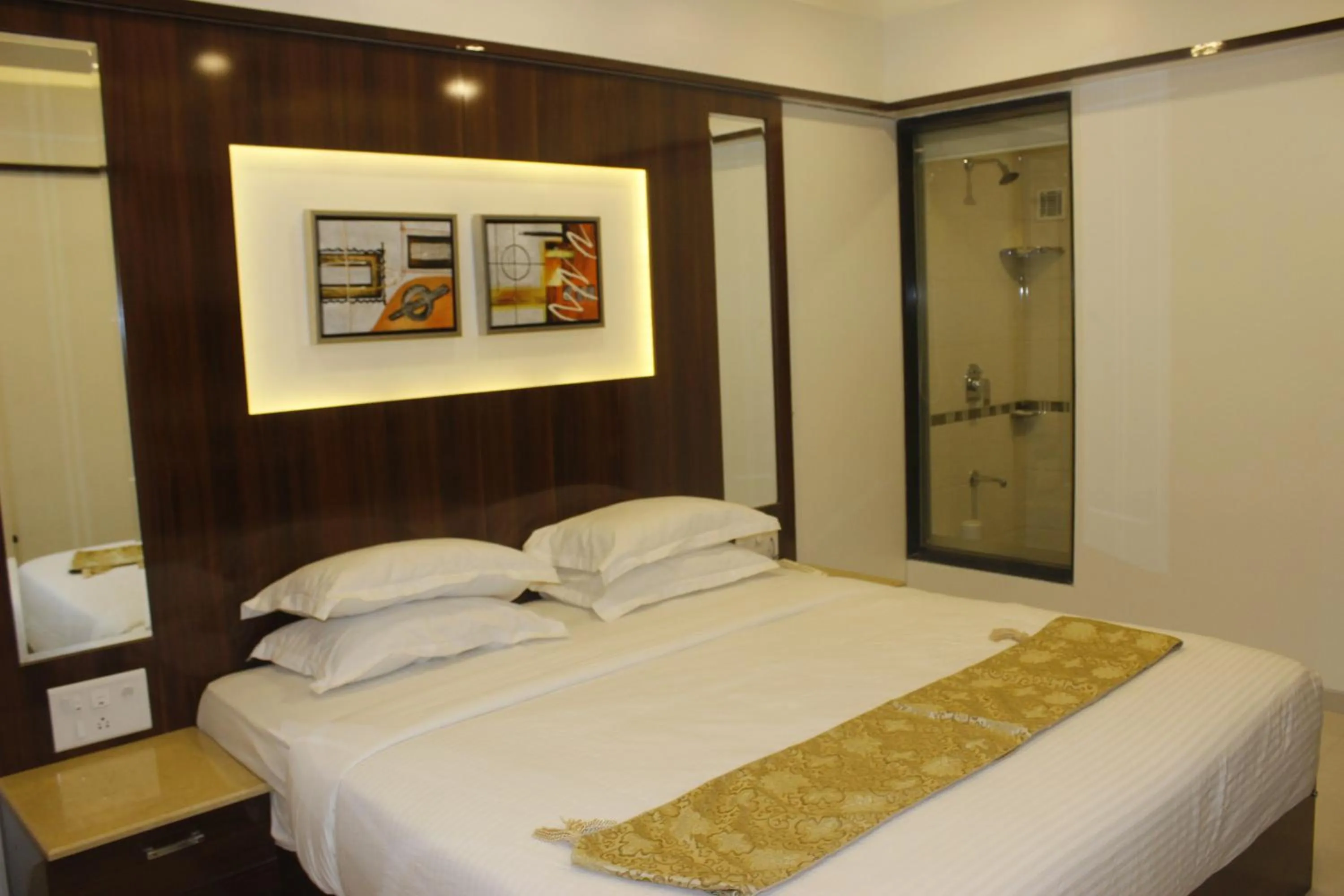 Bedroom, Bed in The Grand Tulip