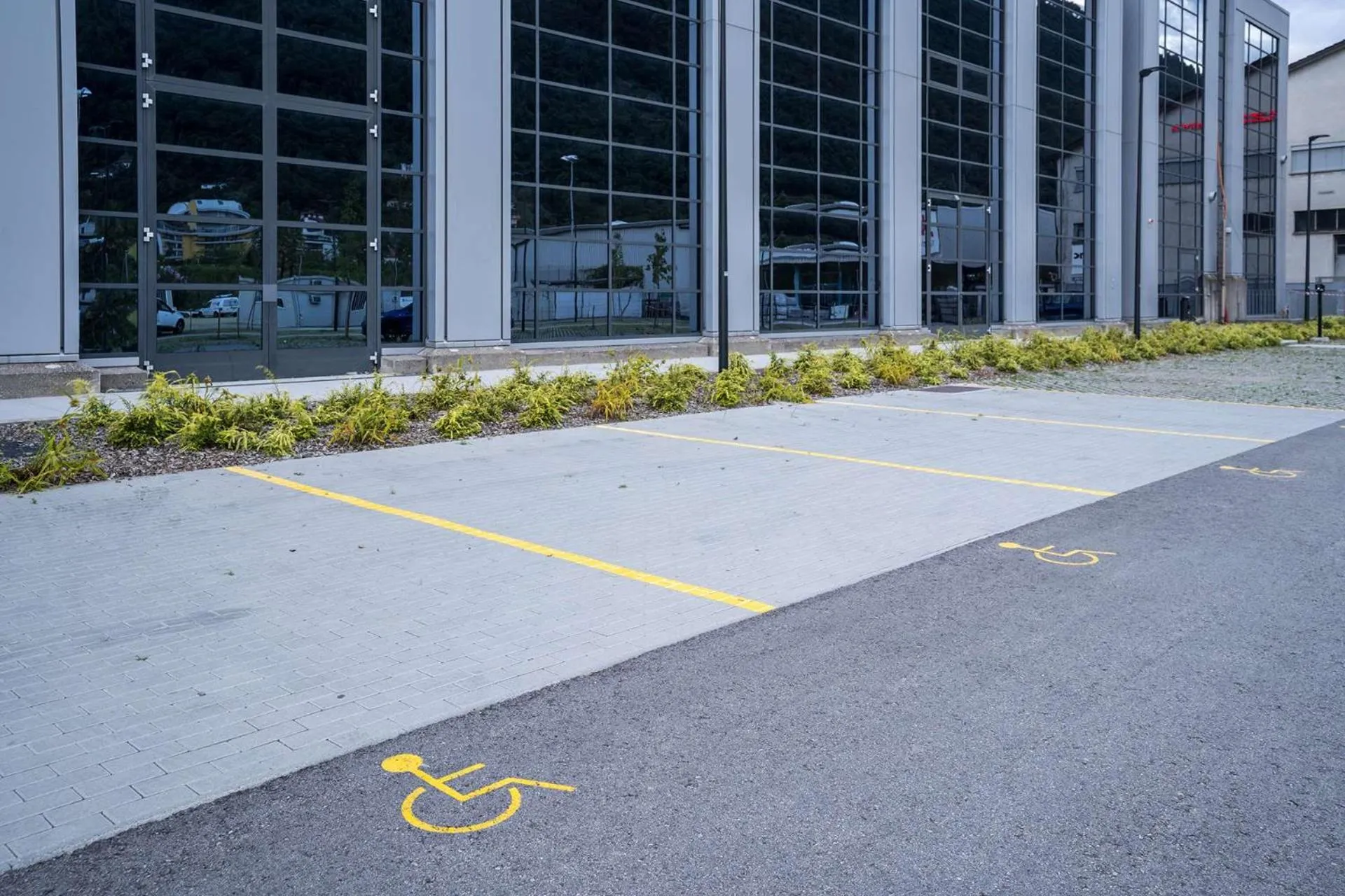 Property building in Hampton By Hilton Locarno