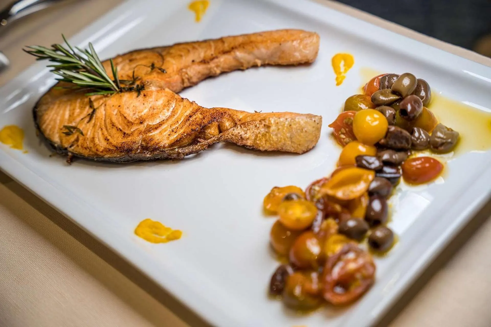 Dining area in Hampton By Hilton Locarno