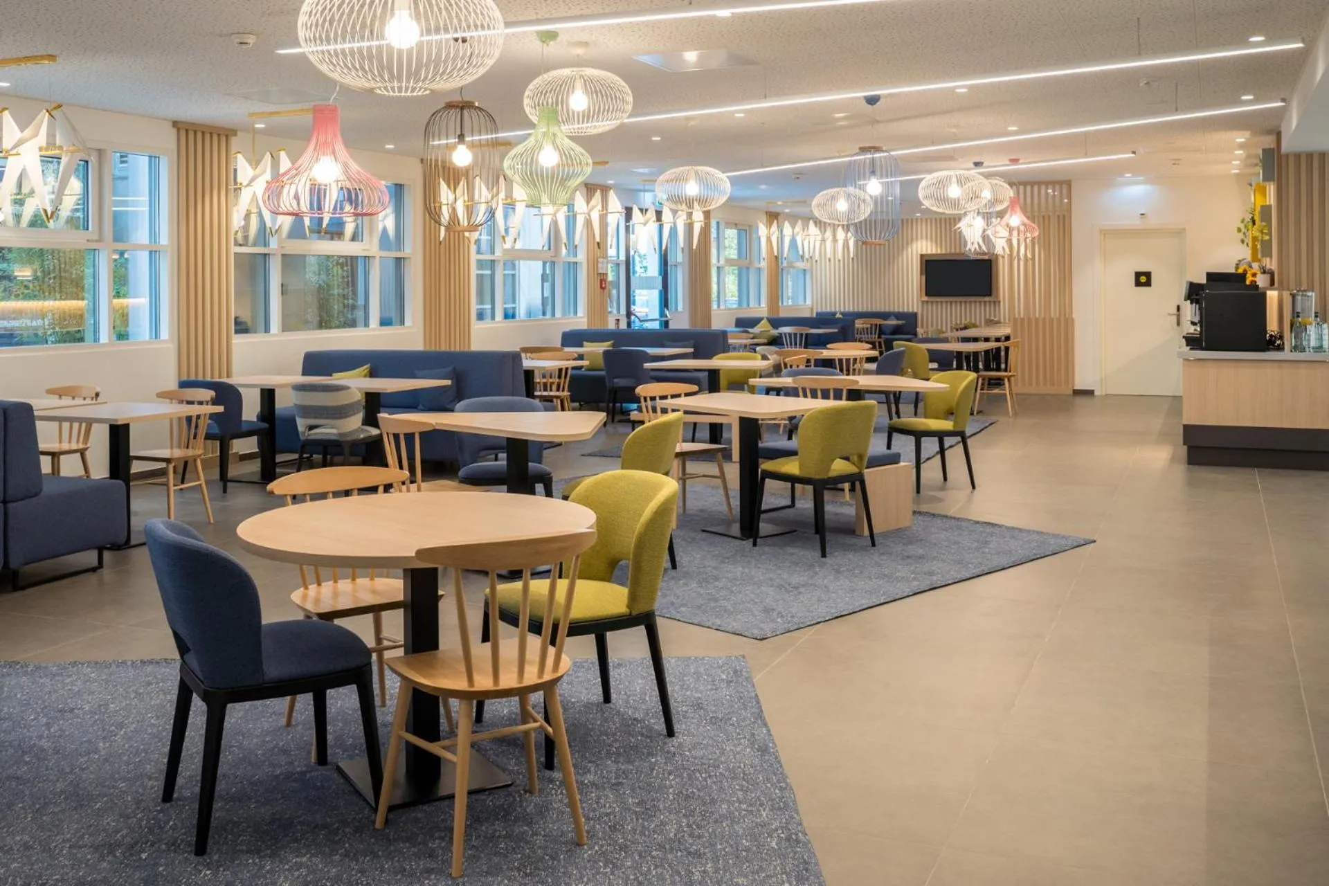 Restaurant/places to eat in Hampton By Hilton Locarno