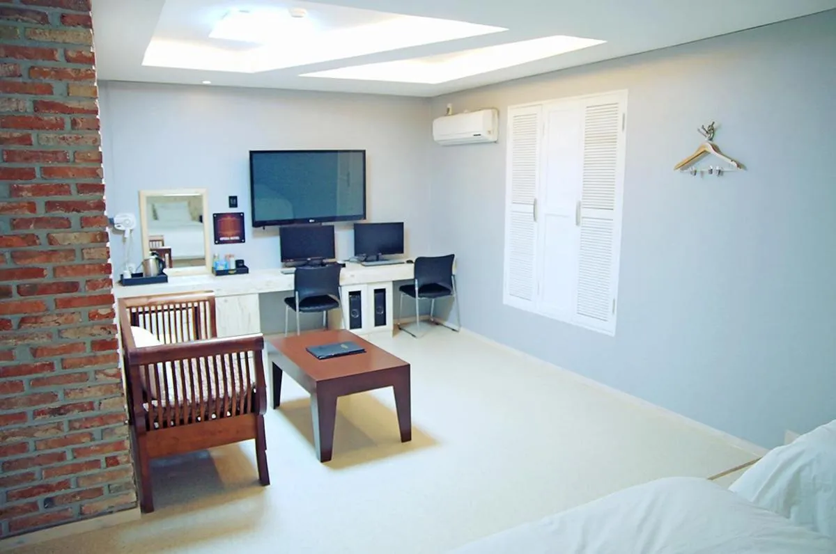 Bed in Opera 21 Hotel