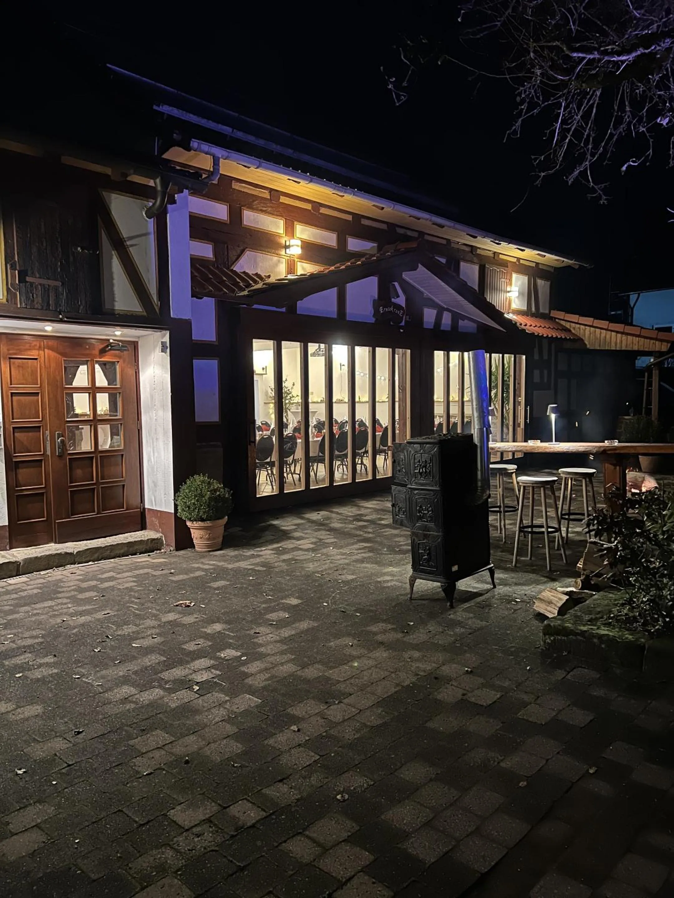 Property building in Hotel Wettlaufer - 3 Sterne S - sky -