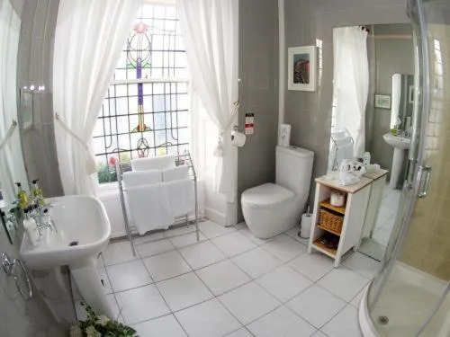 Bathroom in Daviot Guest House