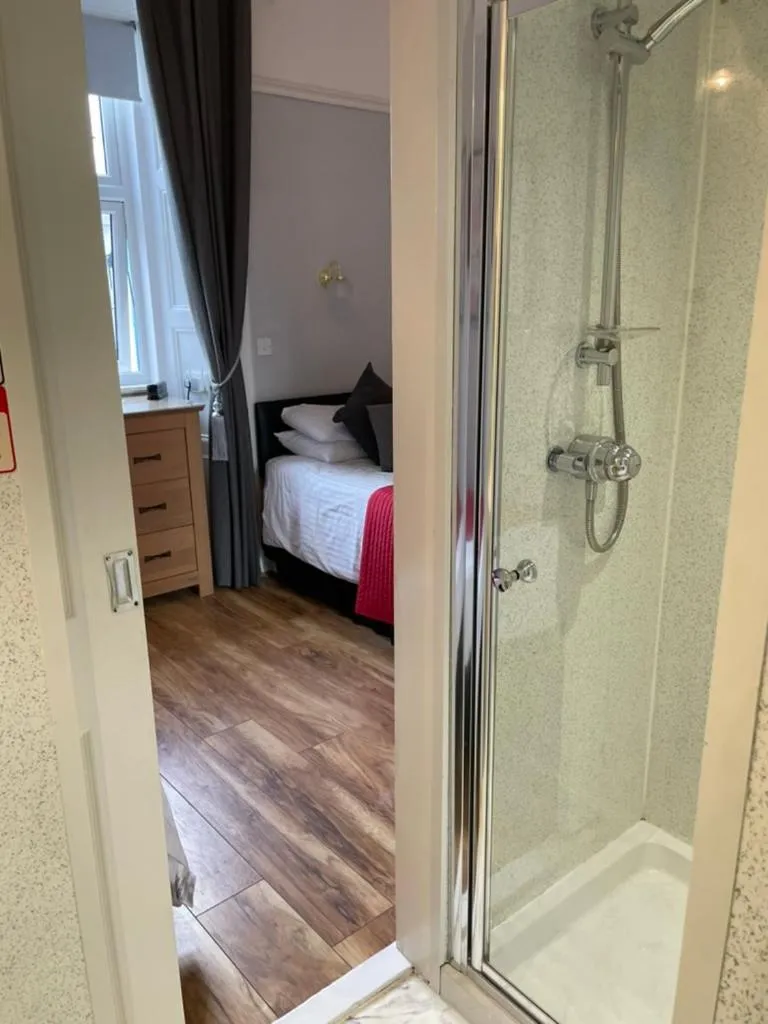 Bedroom, Bed in Daviot Guest House