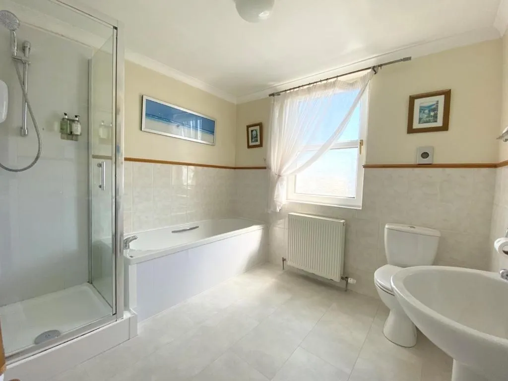 Bathroom in Daviot Guest House