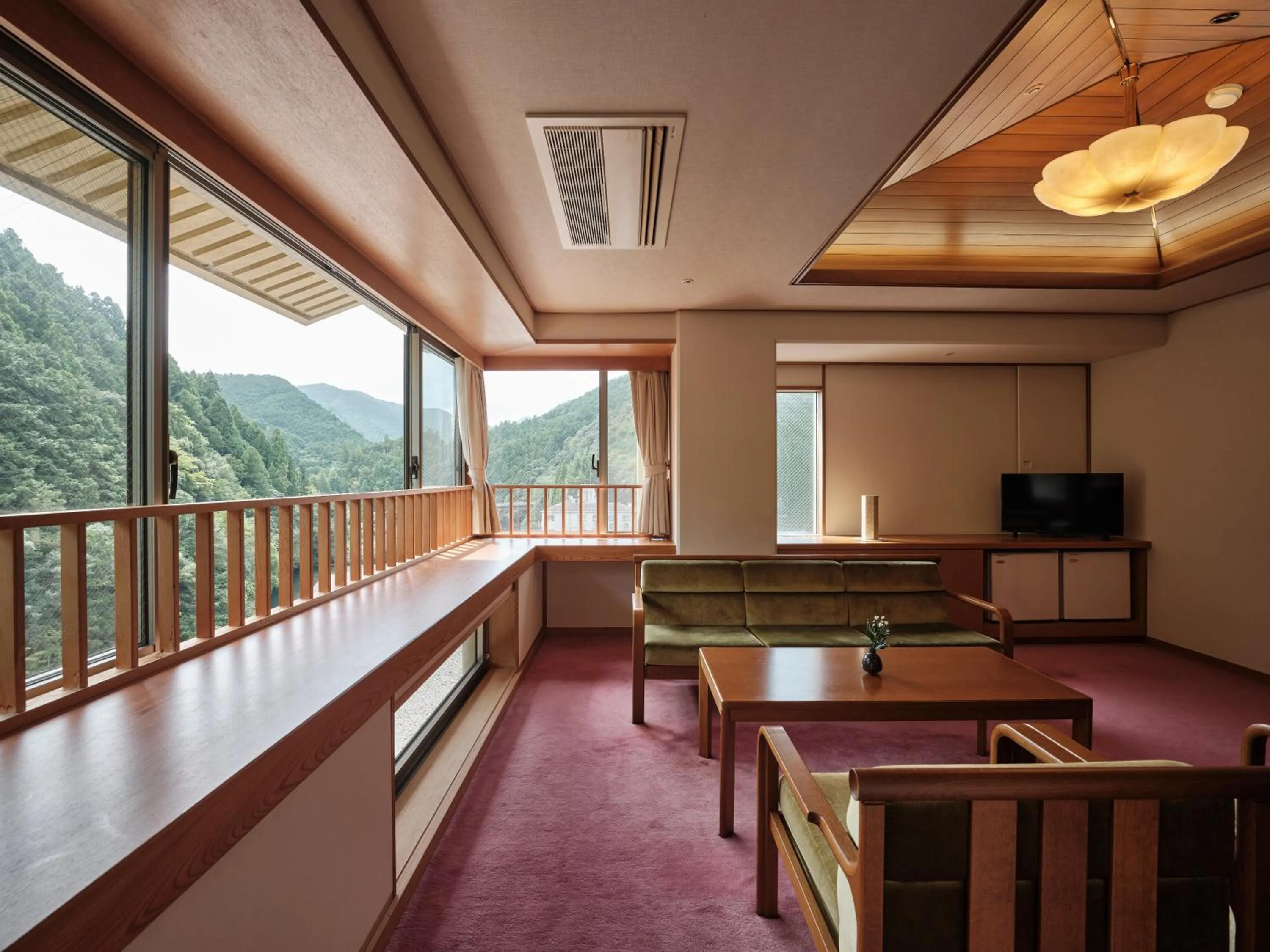 Photo of the whole room in Sansuikan Kawayu Midoriya