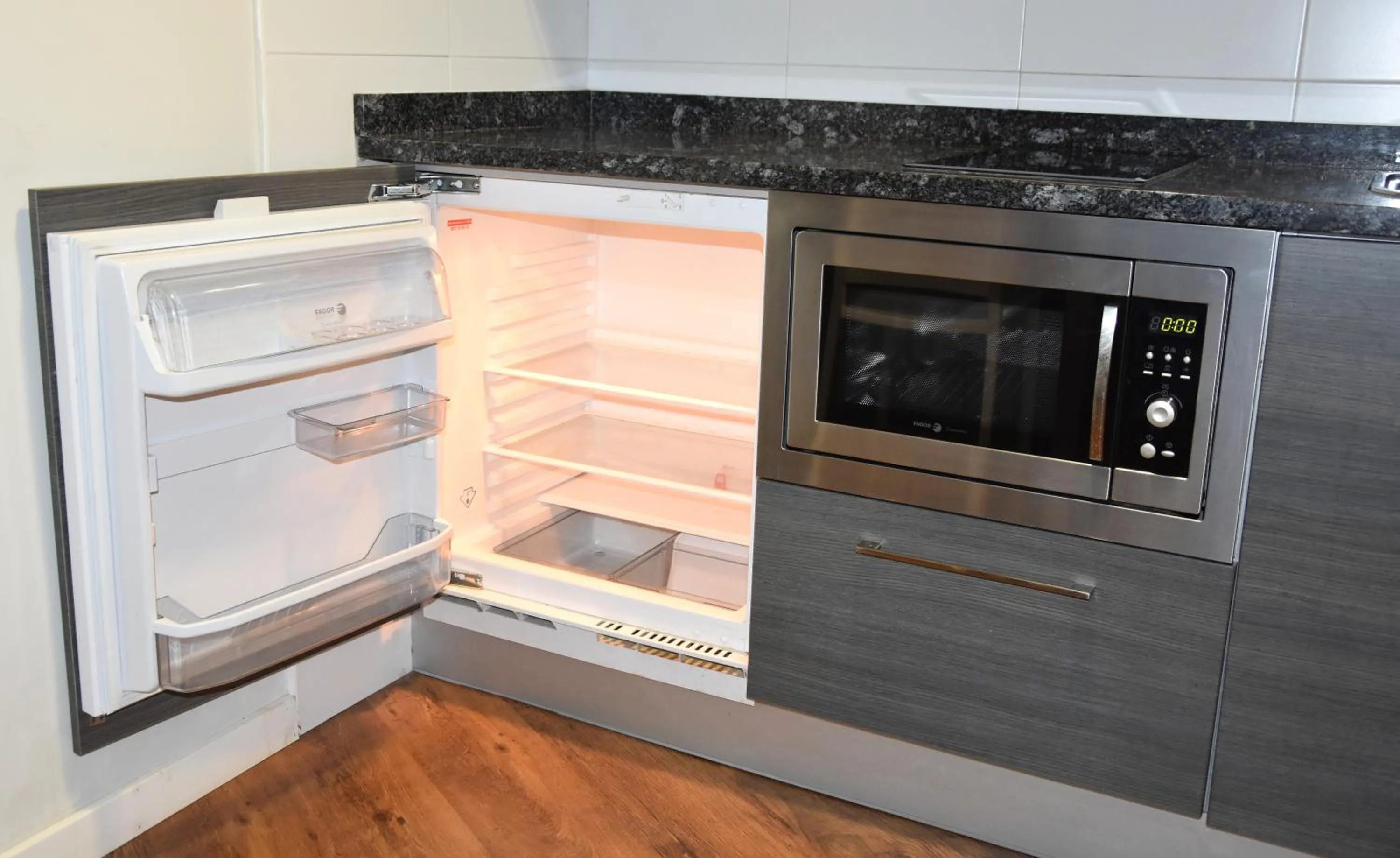 Kitchen or kitchenette in Hotel y Apartamentos SNÖ Isaba