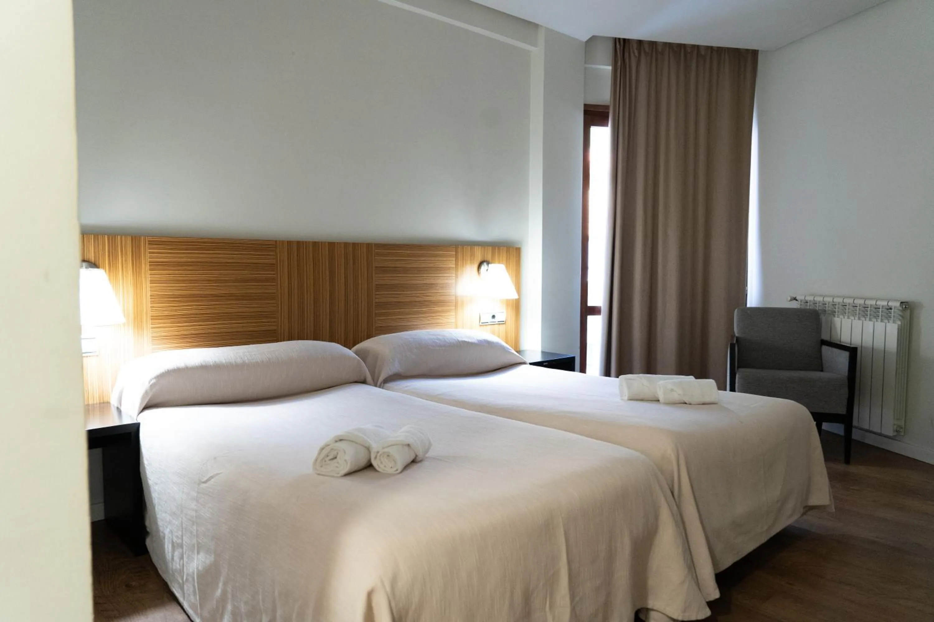 Photo of the whole room, Bed in Hotel y Apartamentos SNÖ Isaba