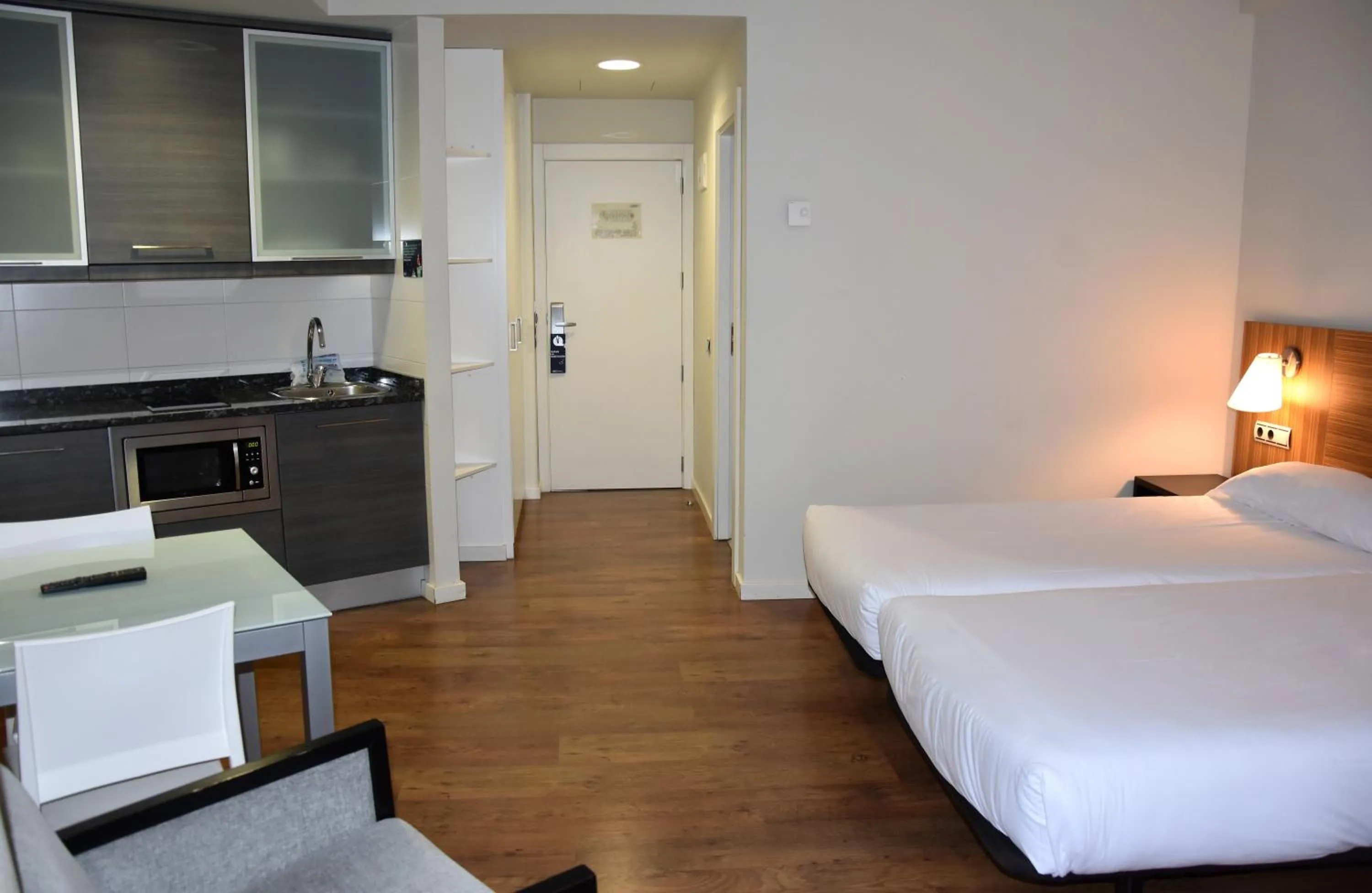 Property building, Bed in Hotel y Apartamentos SNÖ Isaba