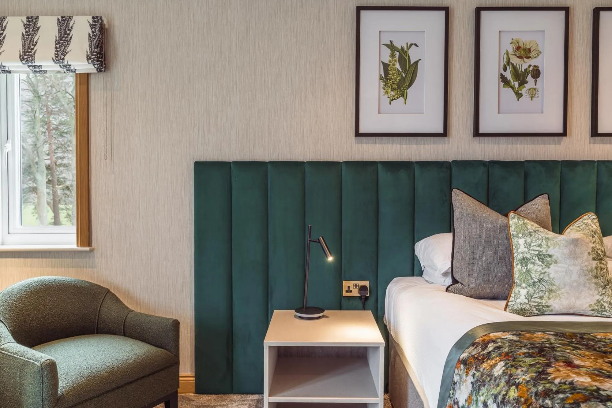 Bedroom, Bed in Borrowdale Gates Hotel