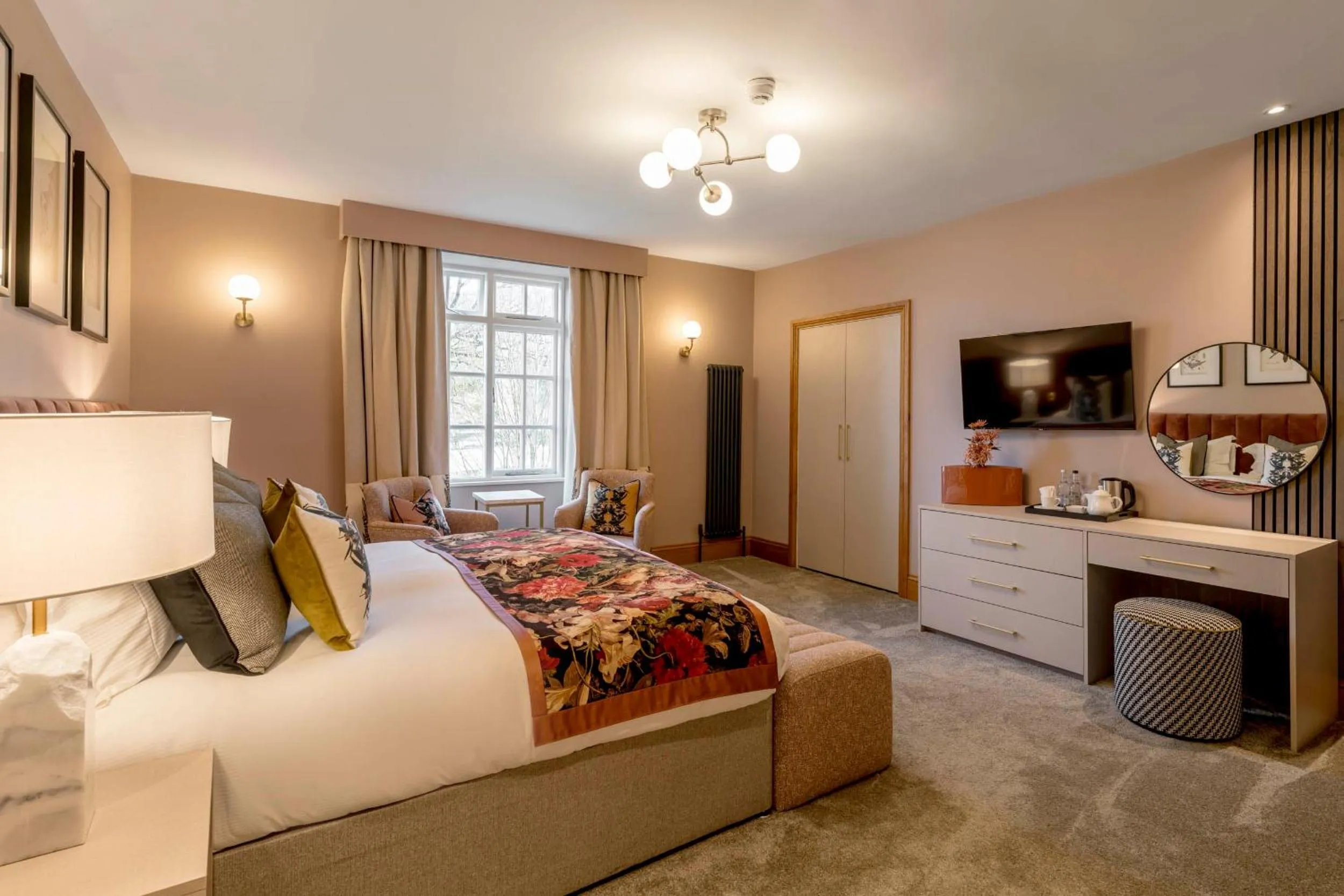 Bedroom, Bed in Borrowdale Gates Hotel