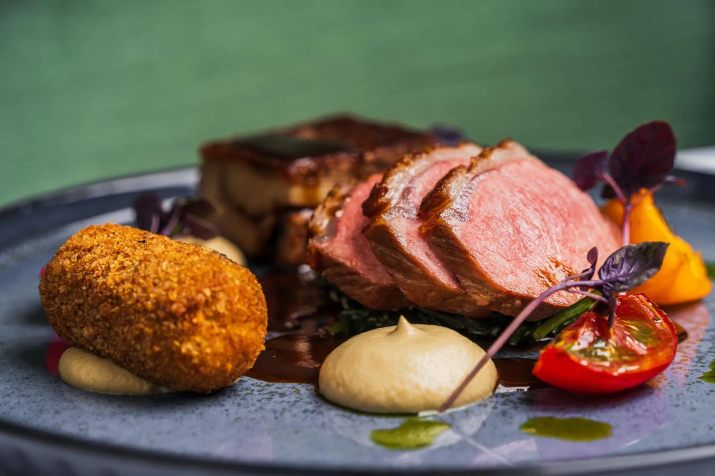 Restaurant/places to eat in Borrowdale Gates Hotel