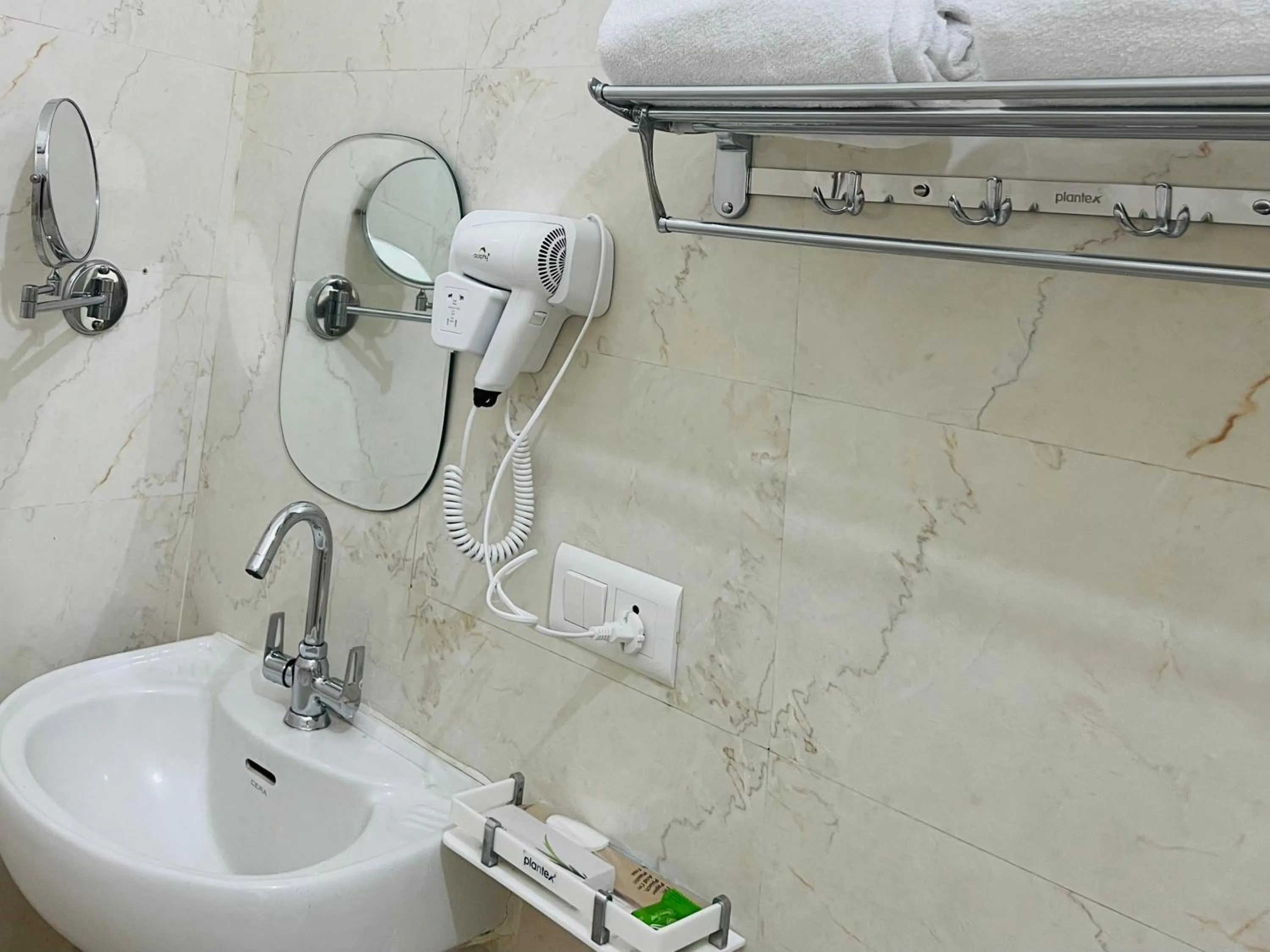 Toilet in The Nandi International Boutique Stay