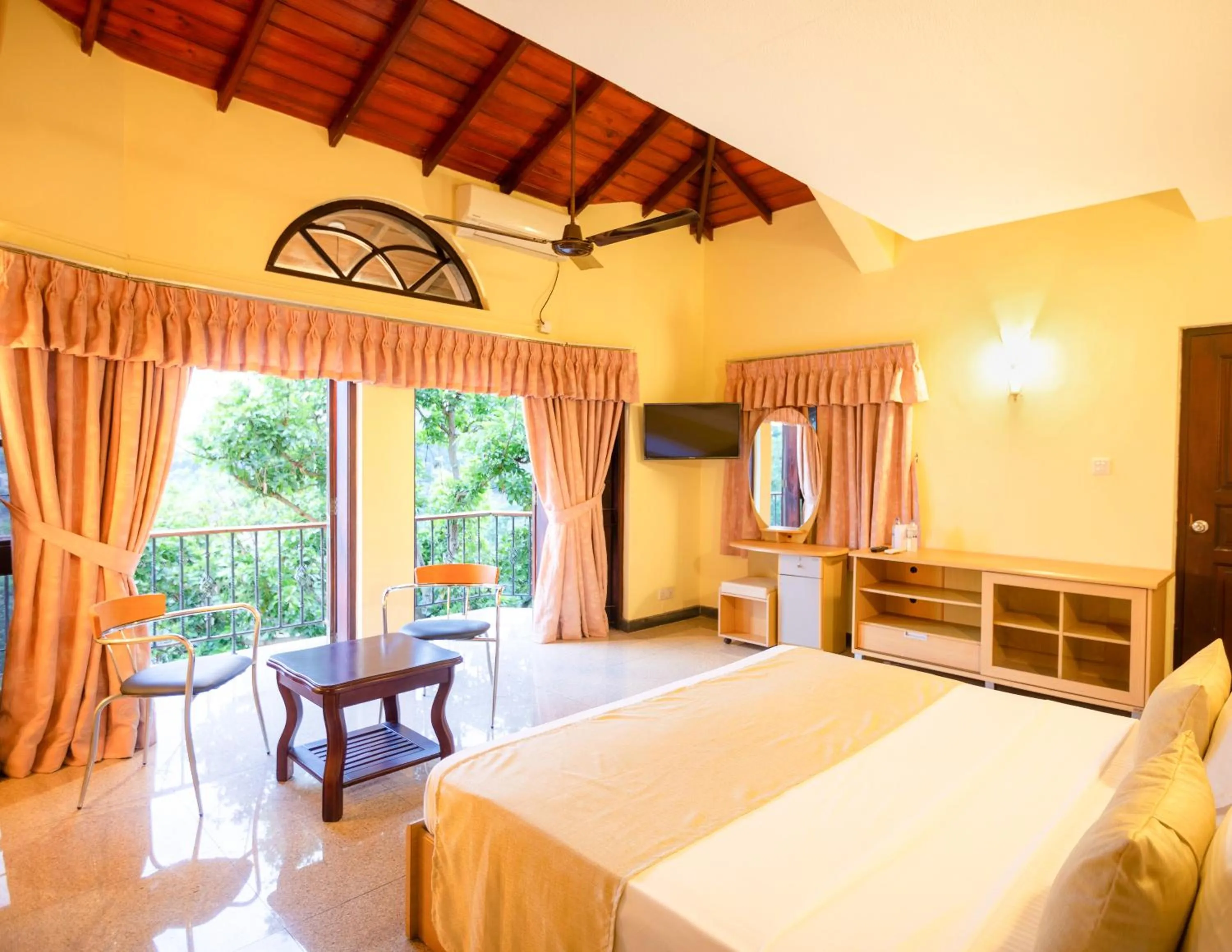 TV and multimedia, Bed in Starry Boutique