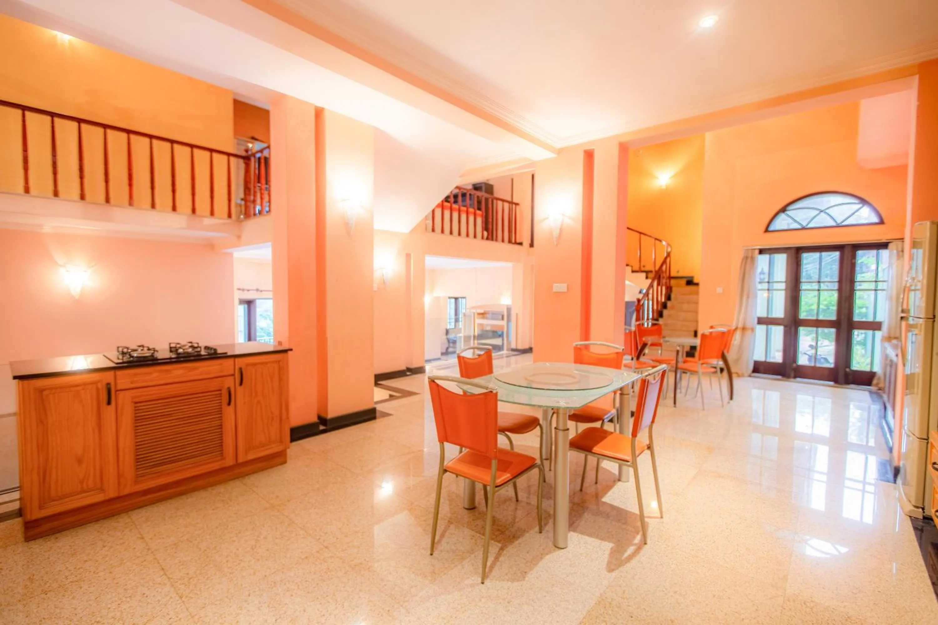 Restaurant/places to eat in Starry Boutique